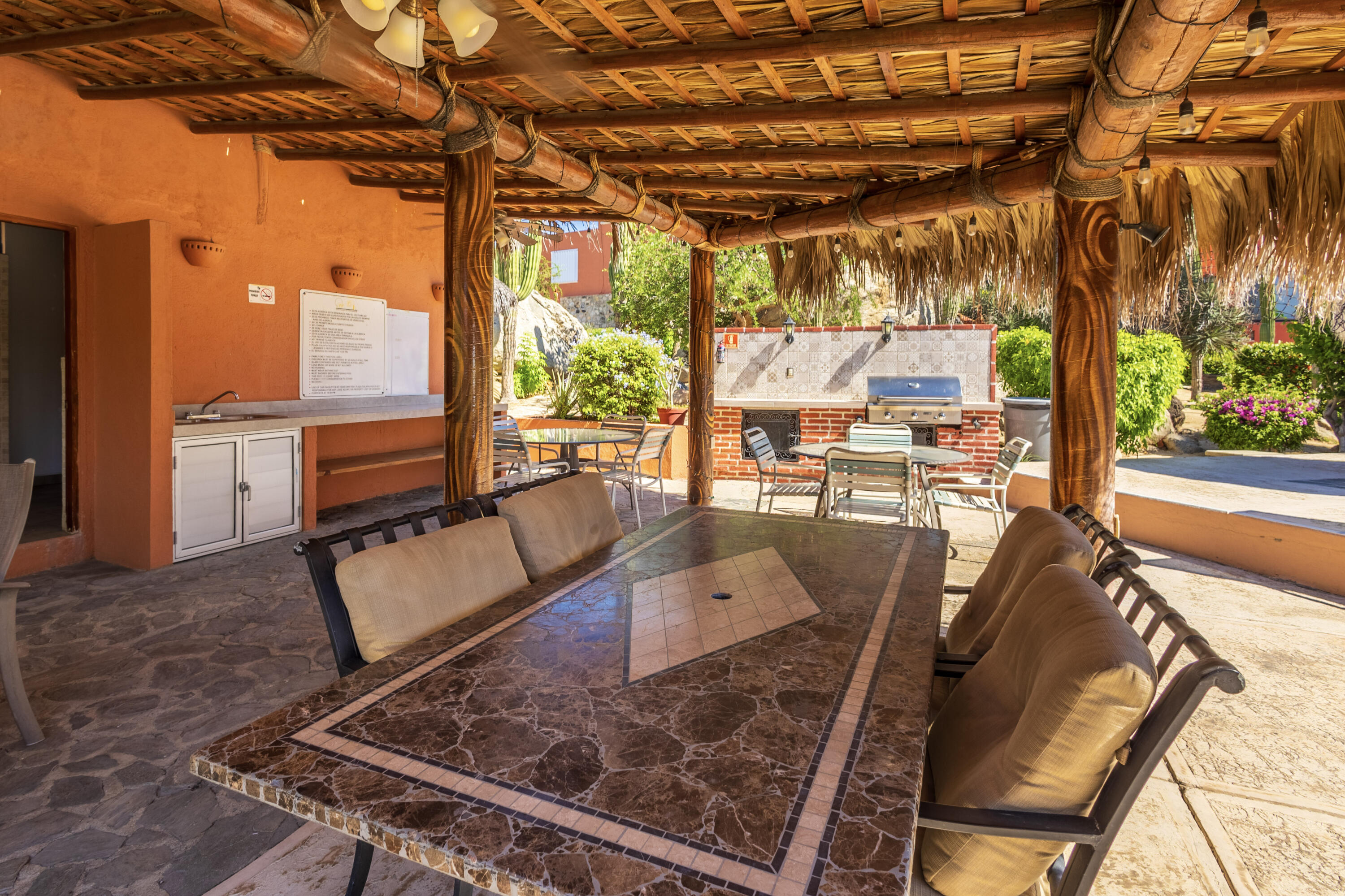 Plaza Calafia, Cabo Corridor