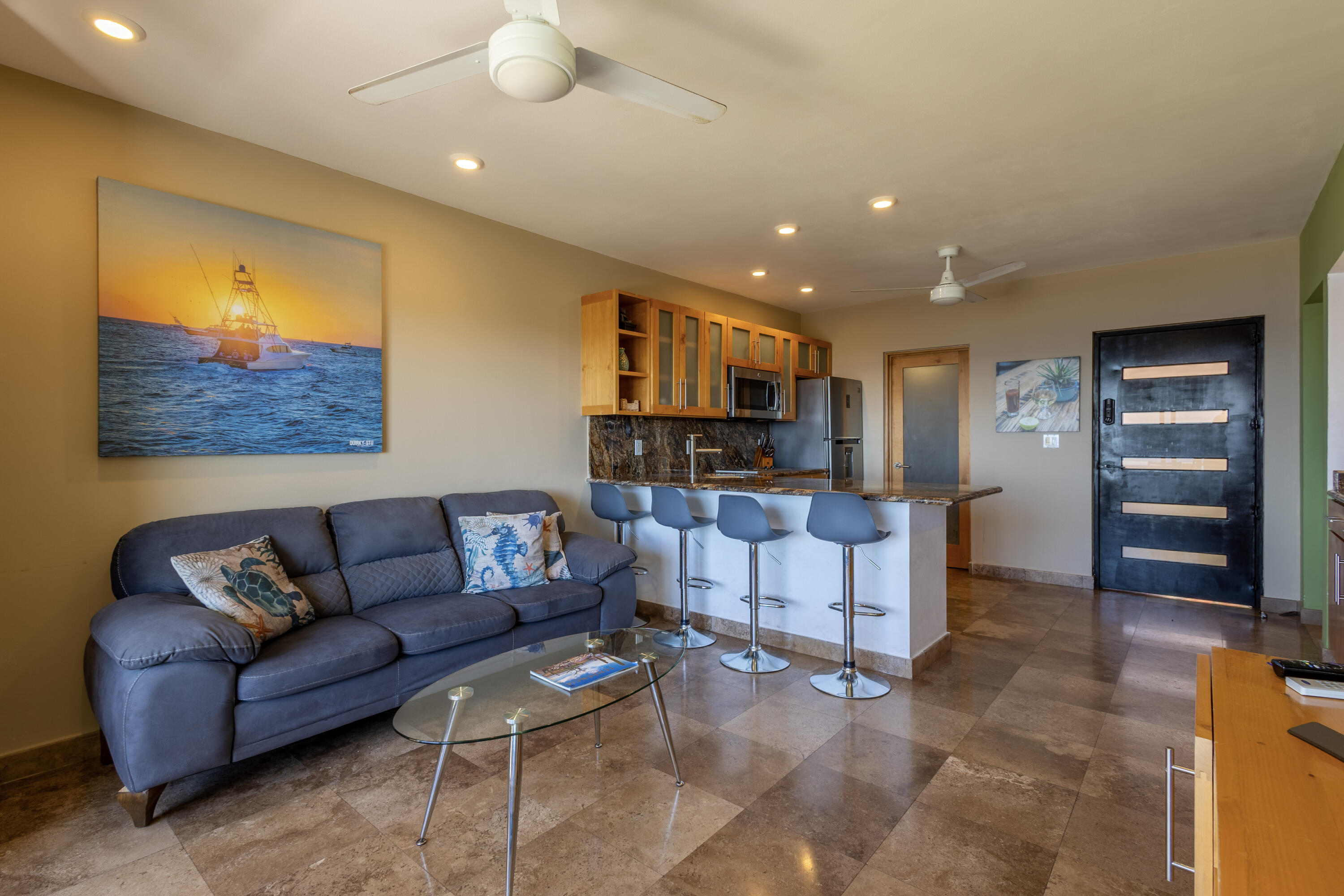 Plaza Calafia, Cabo Corridor