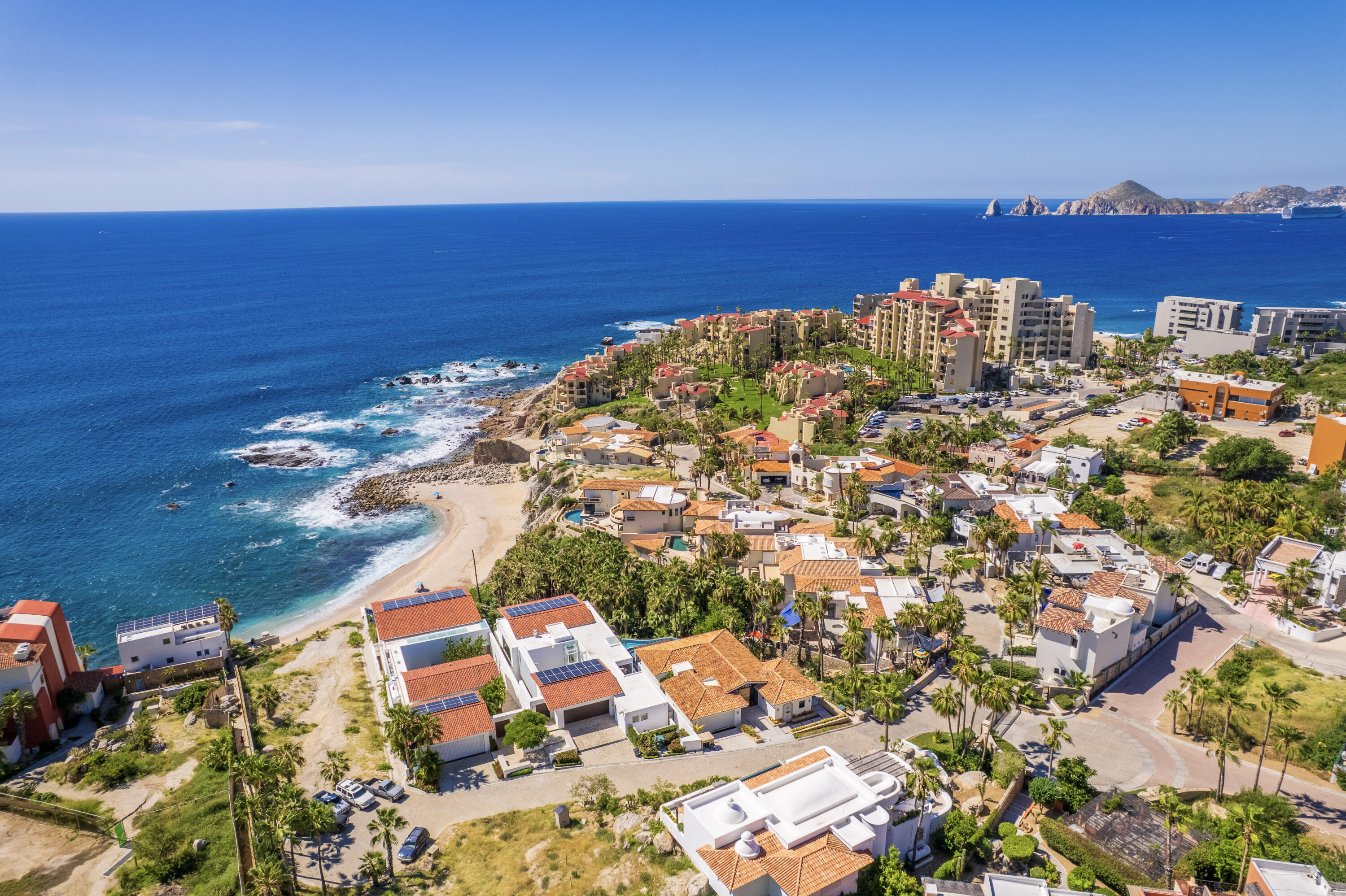 Plaza Calafia, Cabo Corridor