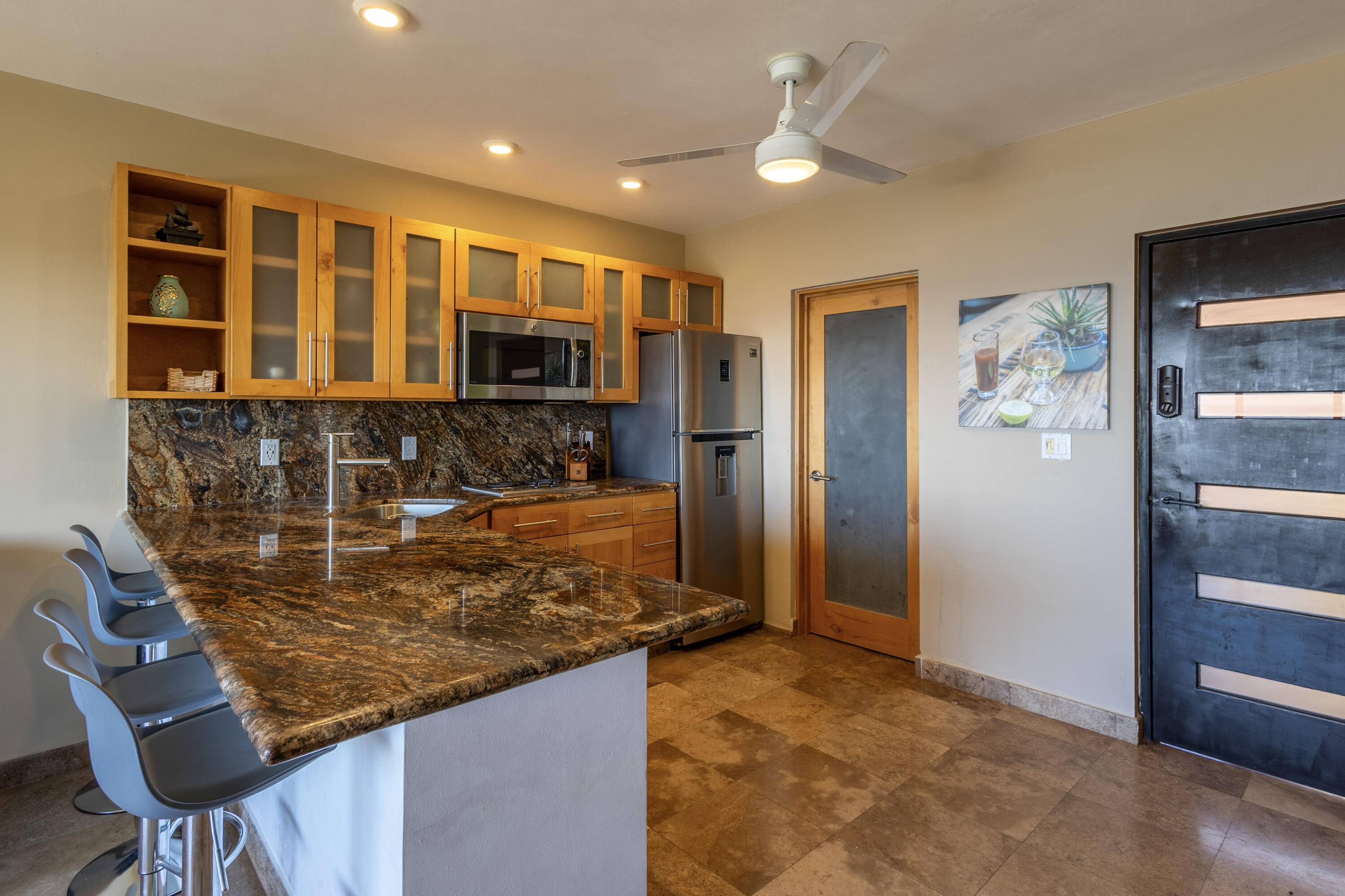 Plaza Calafia, Cabo Corridor