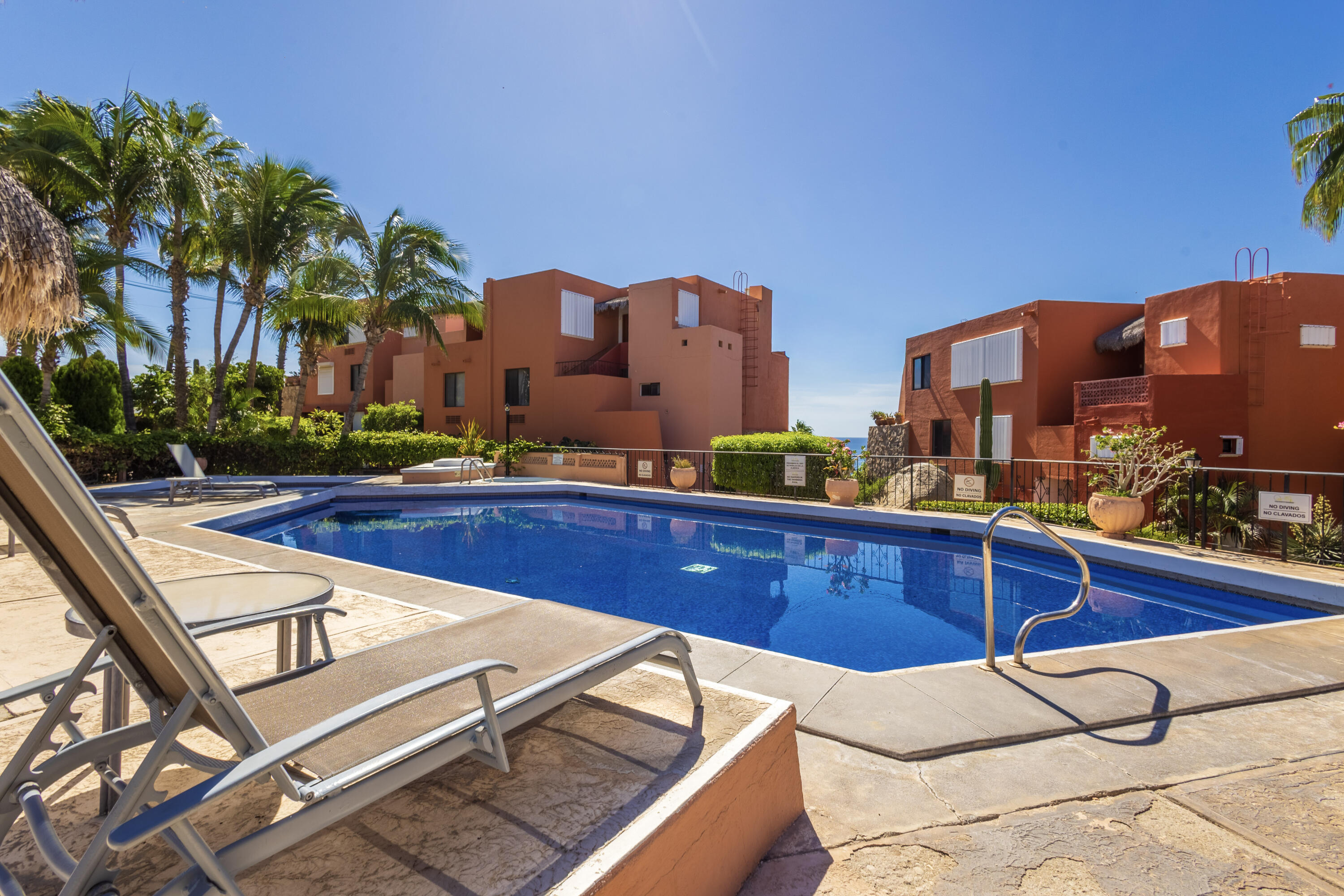 Plaza Calafia, Cabo Corridor