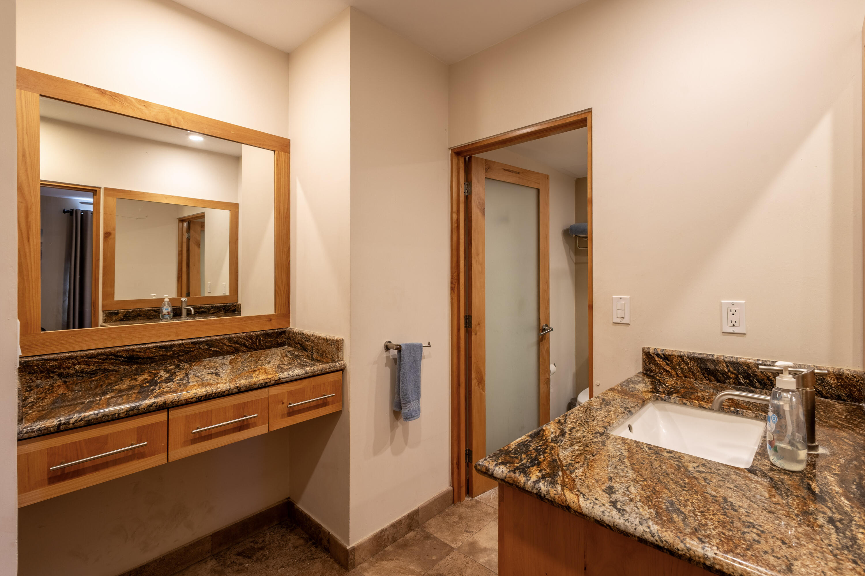 Plaza Calafia, Cabo Corridor