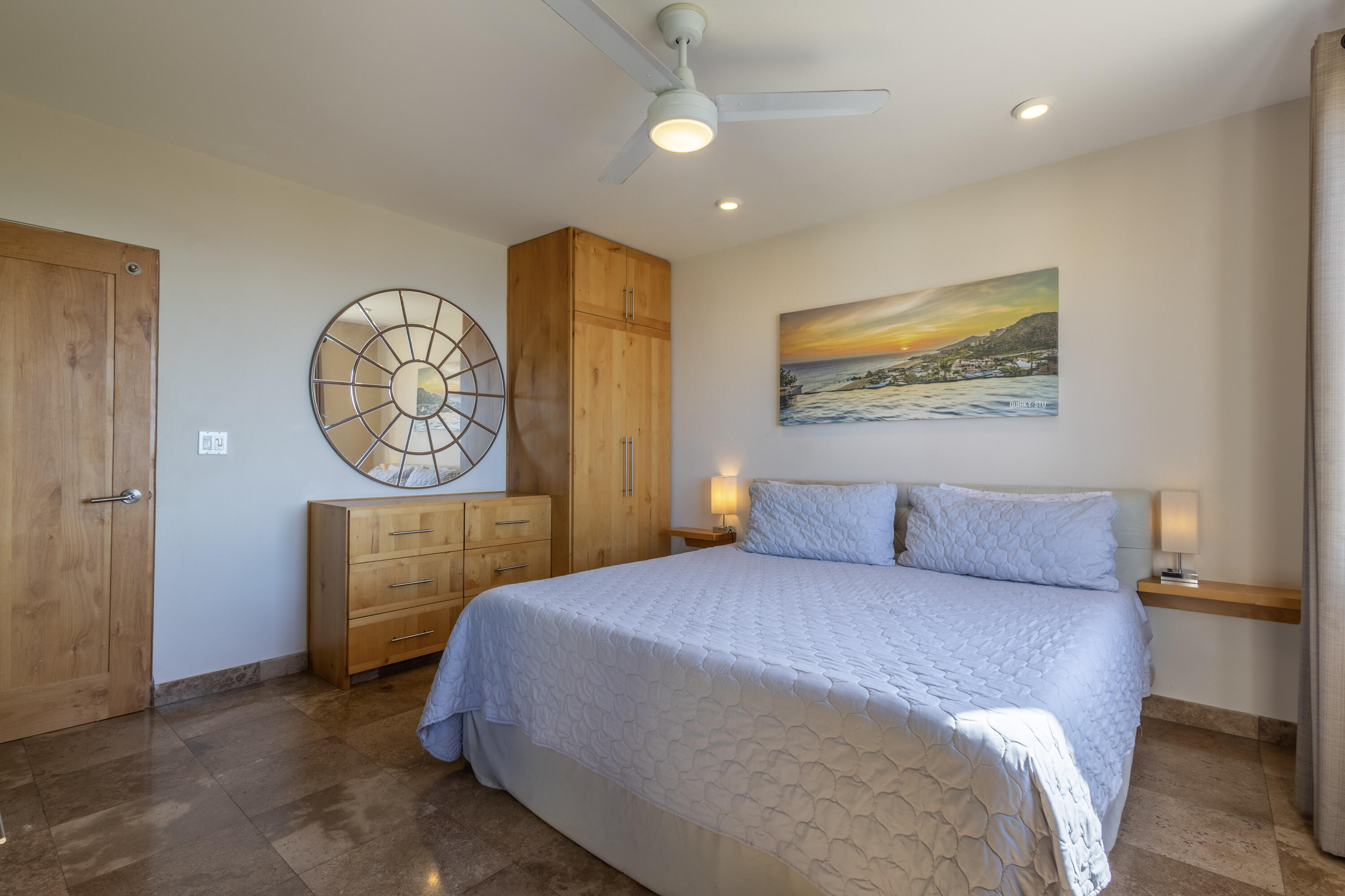 Plaza Calafia, Cabo Corridor