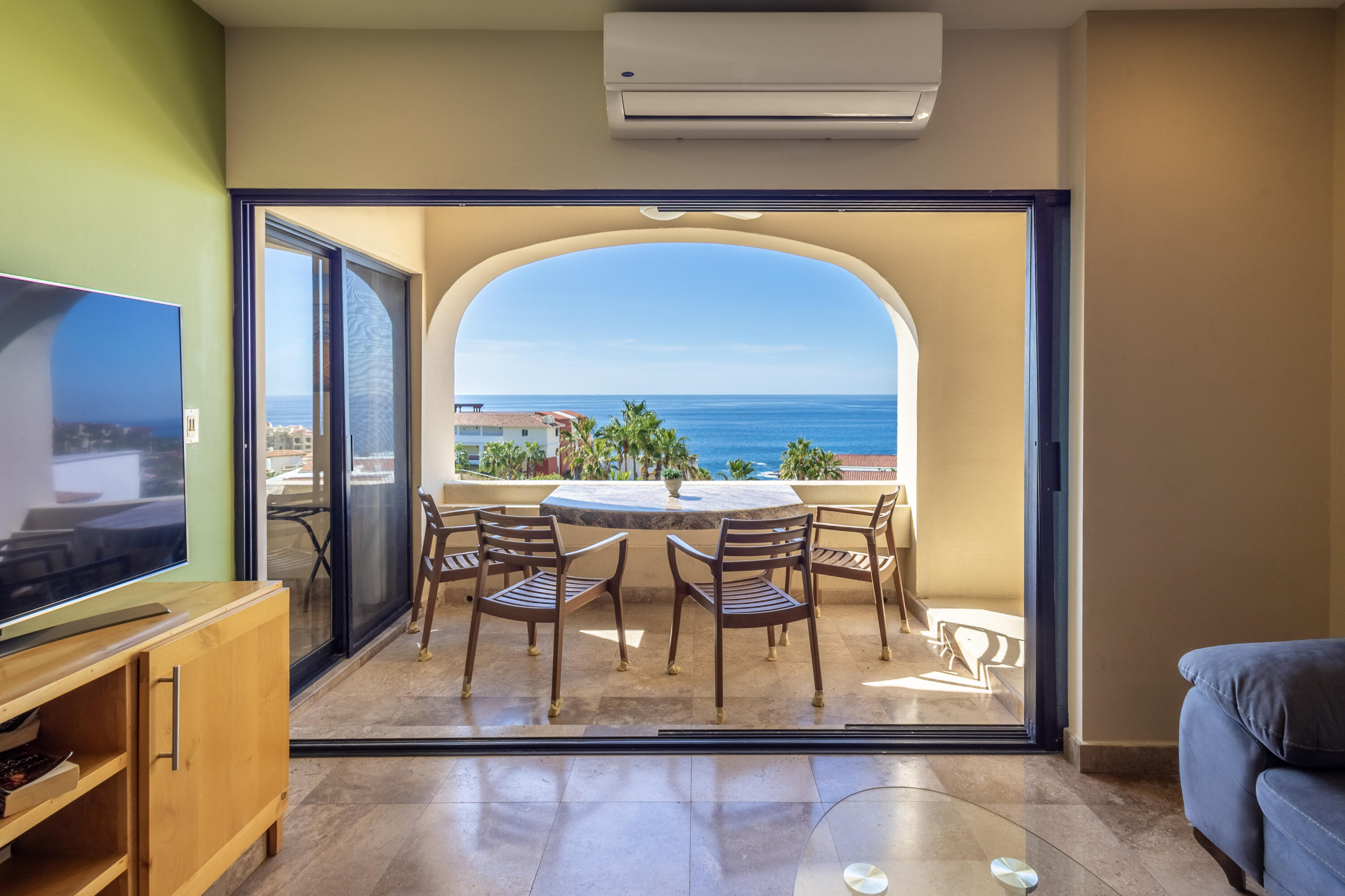 Plaza Calafia, Cabo Corridor