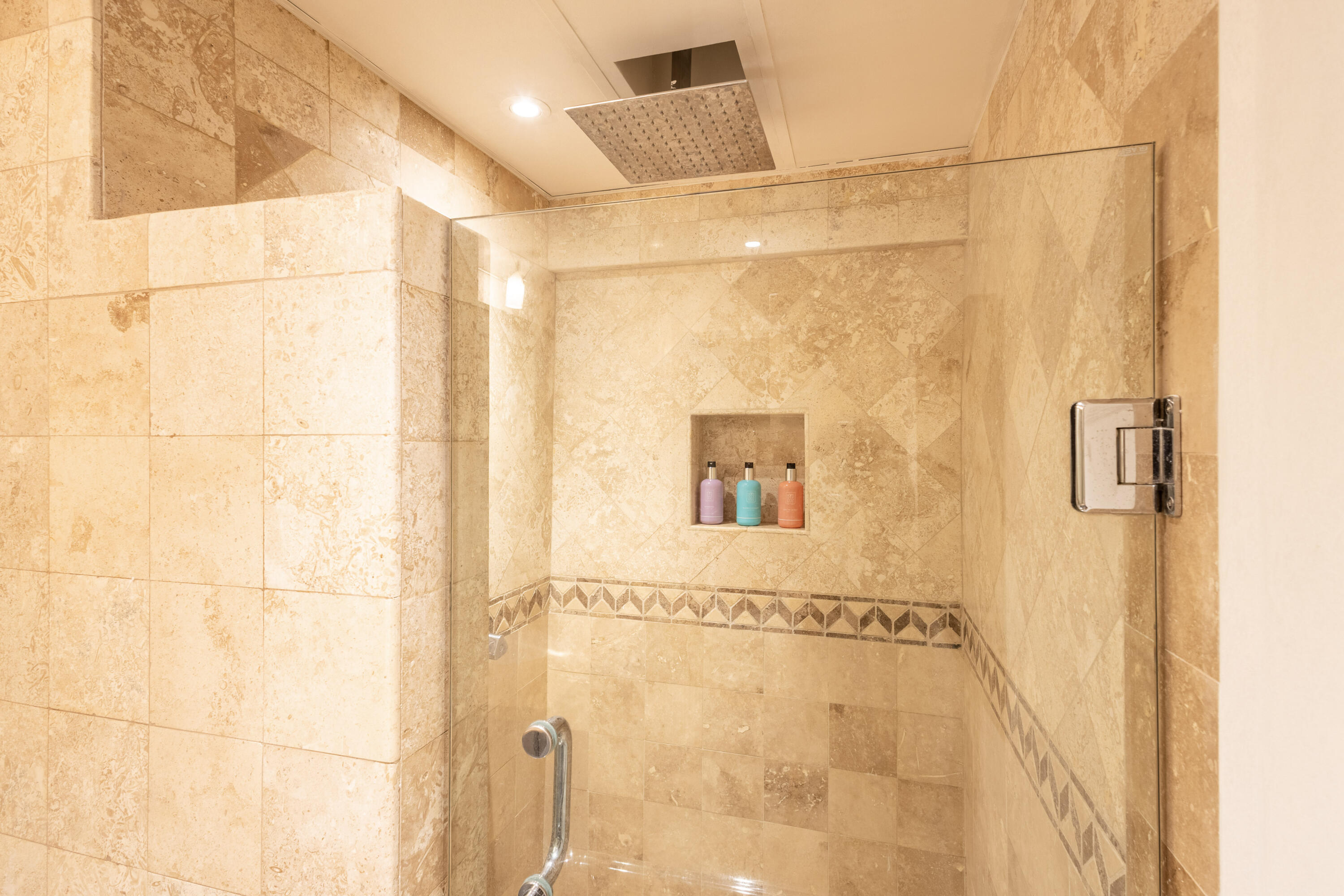 P.º De La Marina, Marina Sol