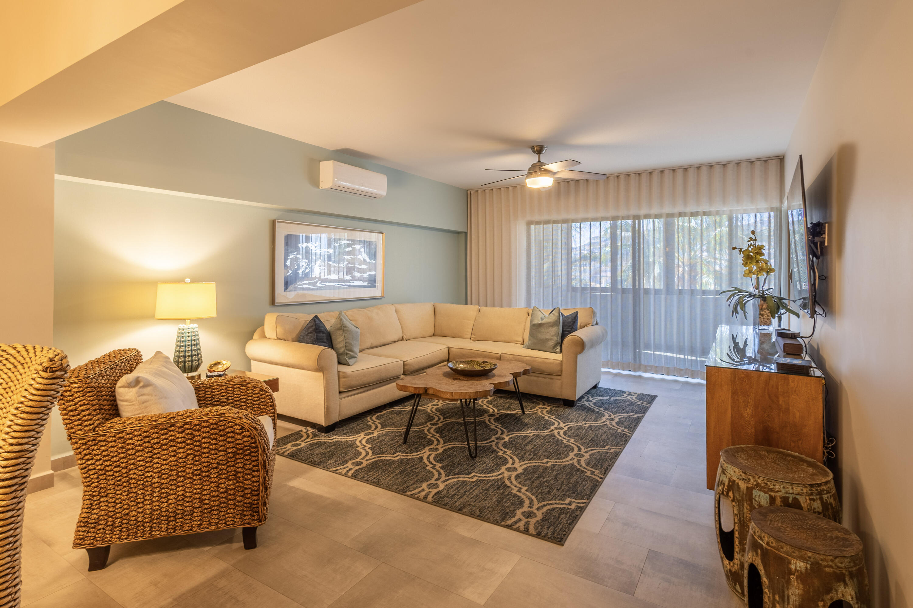 P.º De La Marina, Marina Sol