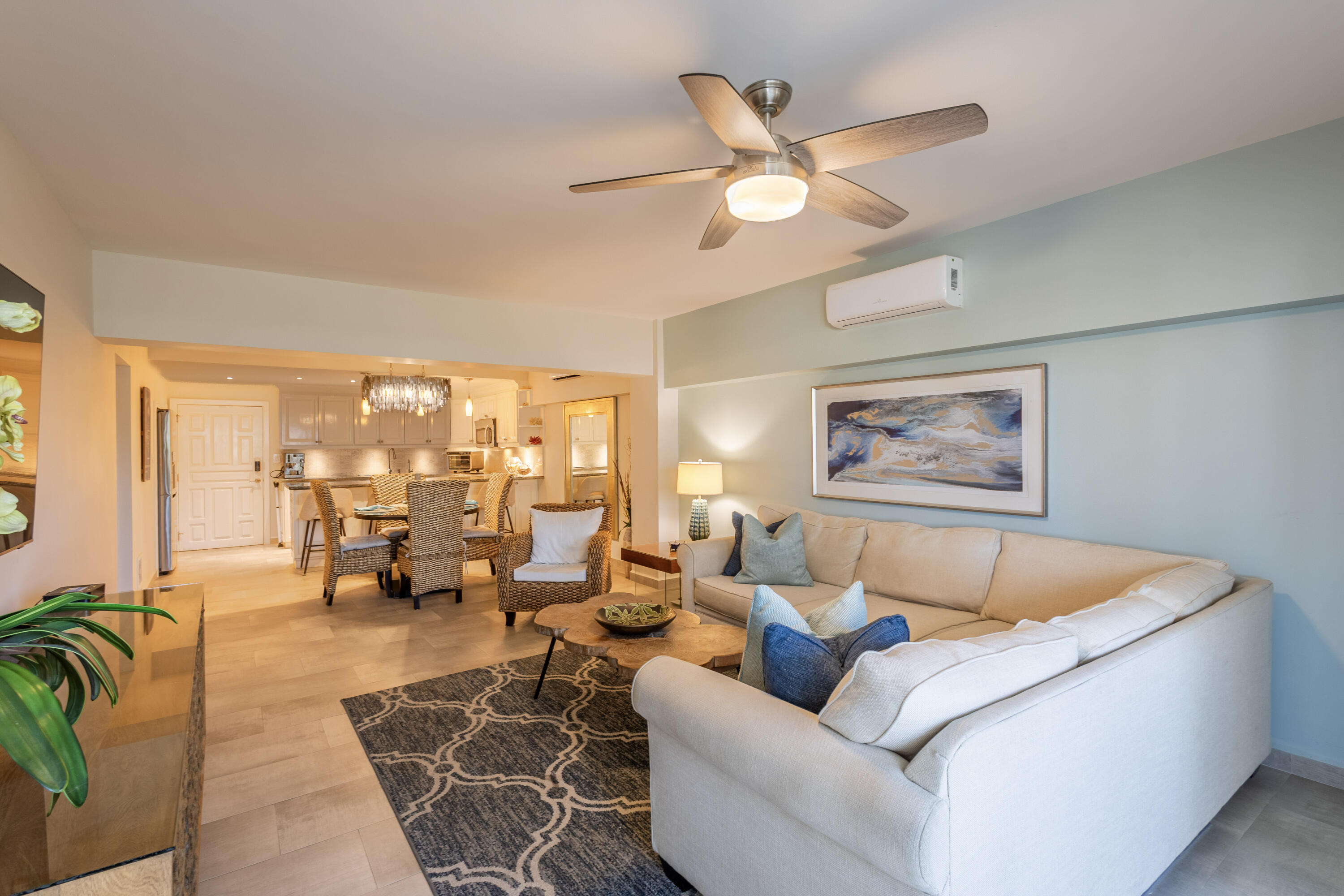 P.º De La Marina, Marina Sol