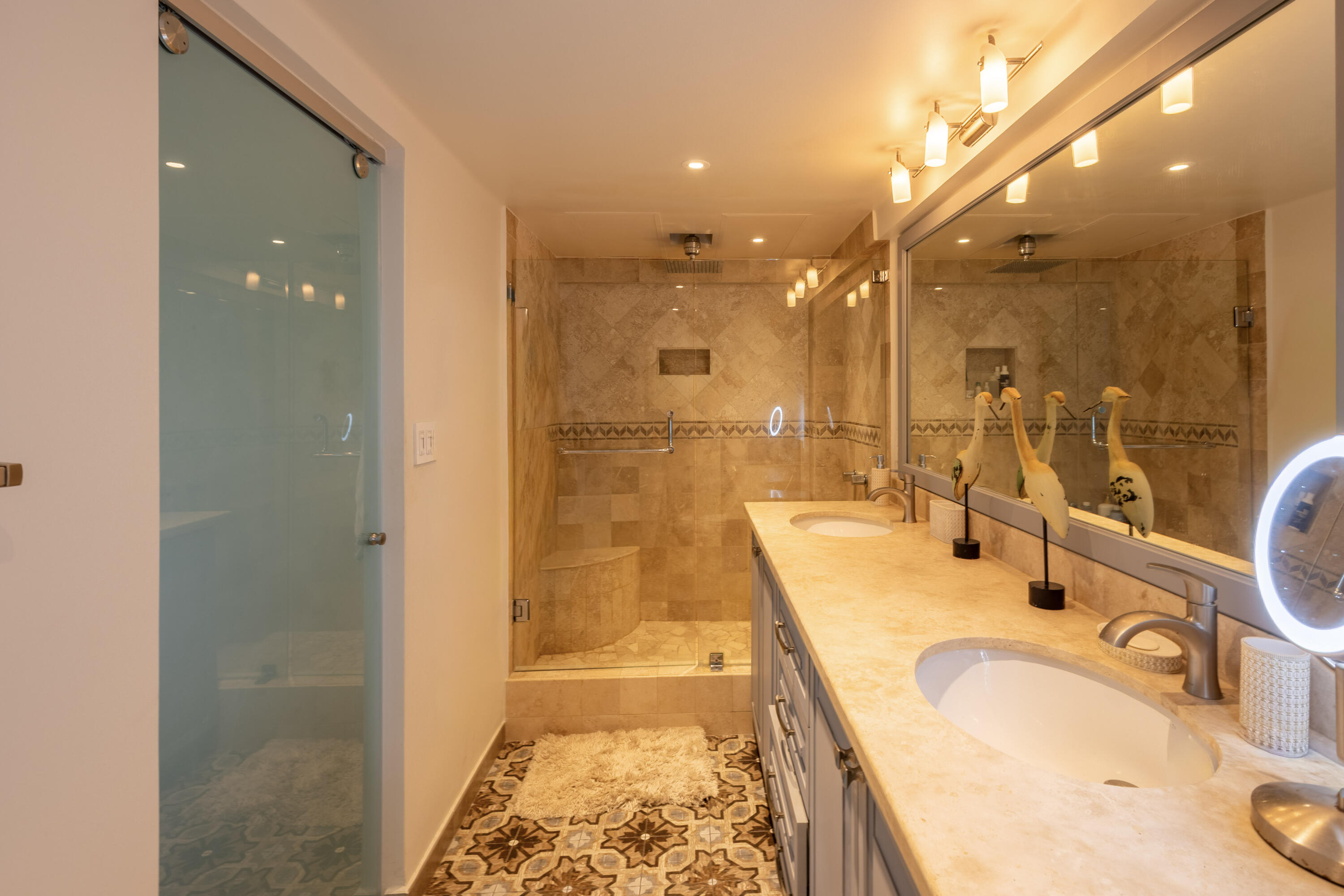 P.º De La Marina, Marina Sol