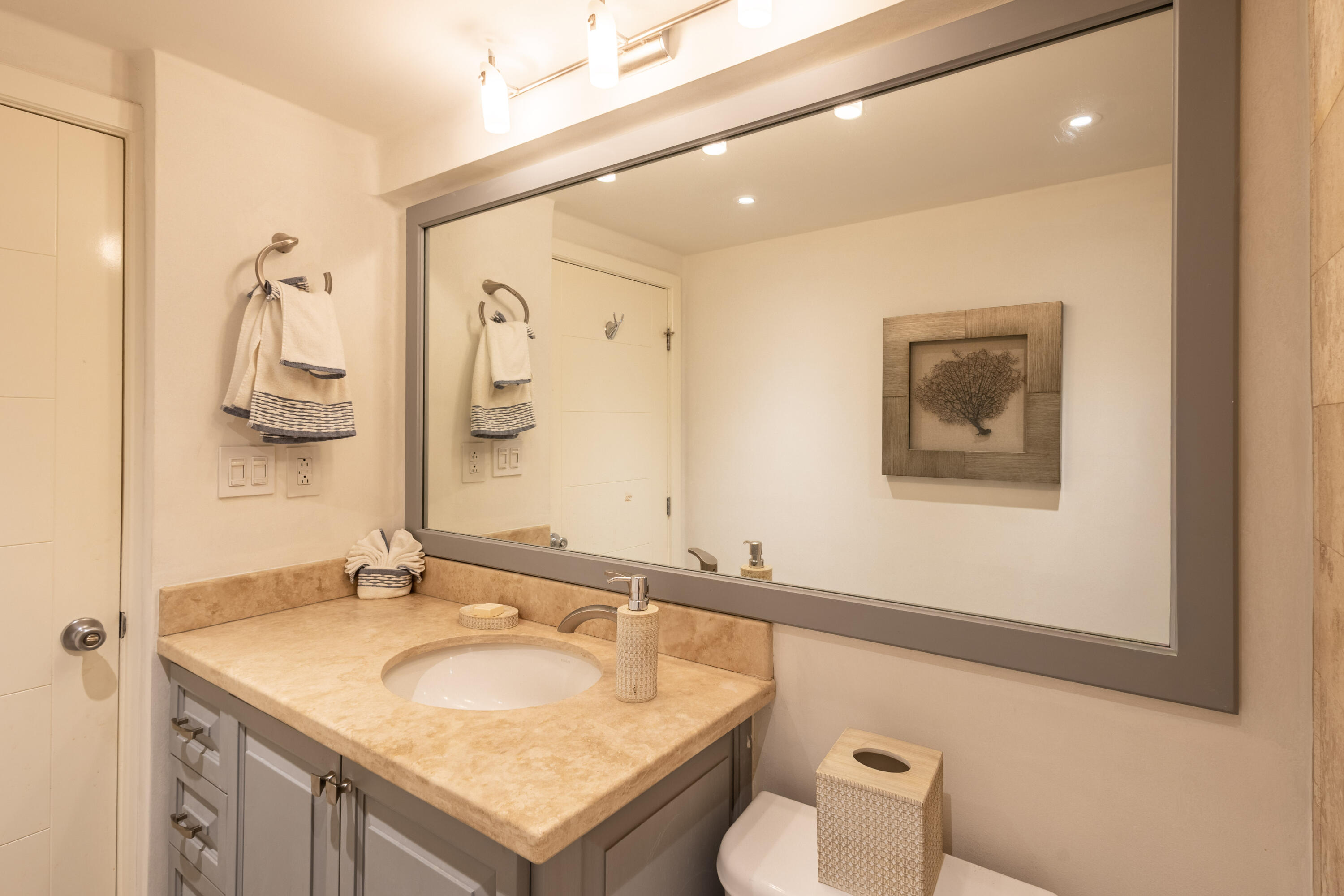 P.º De La Marina, Marina Sol