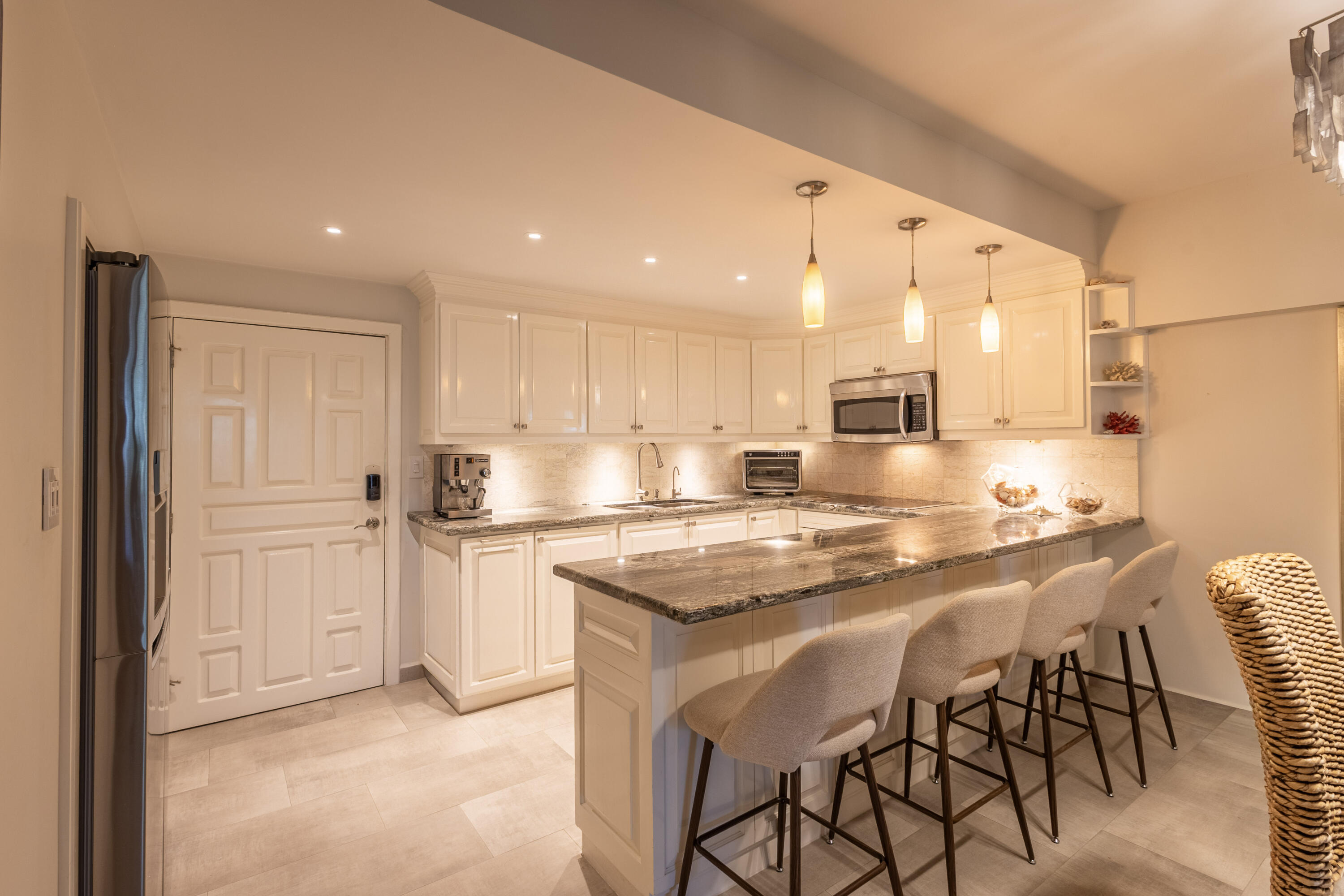 P.º De La Marina, Marina Sol