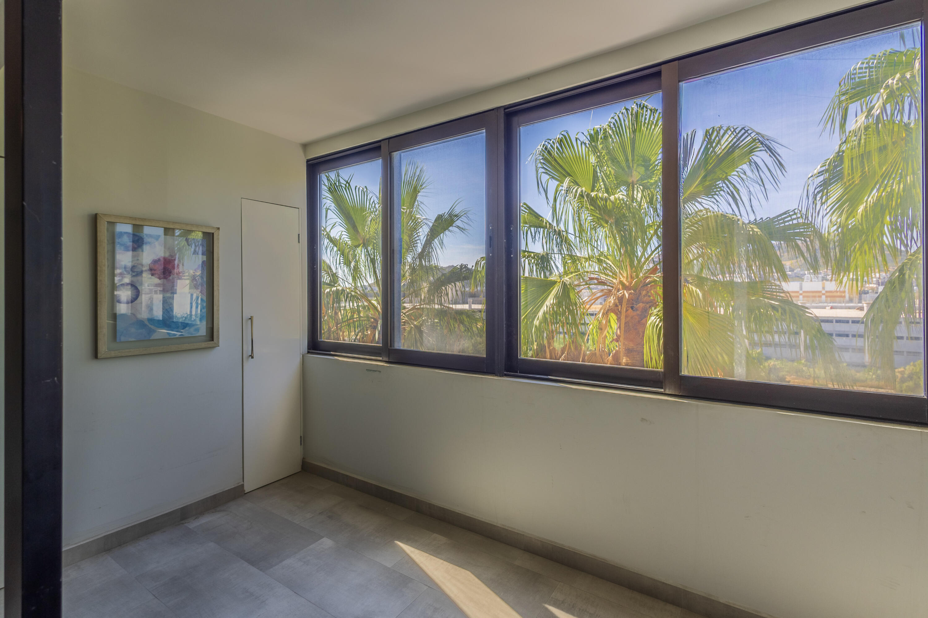 P.º De La Marina, Marina Sol