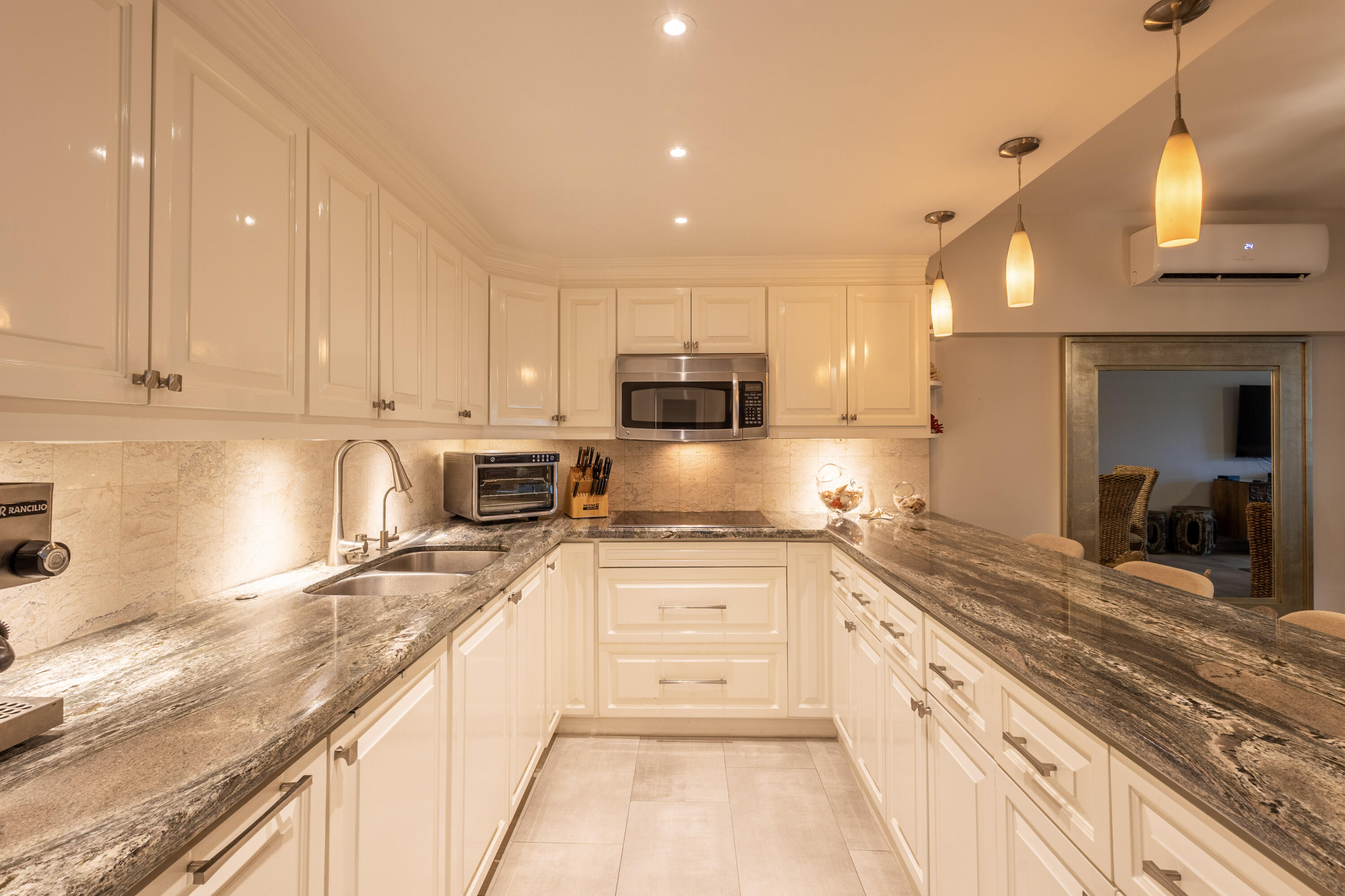 P.º De La Marina, Marina Sol