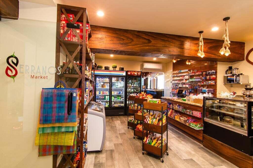 P.º De La Marina, Marina Sol