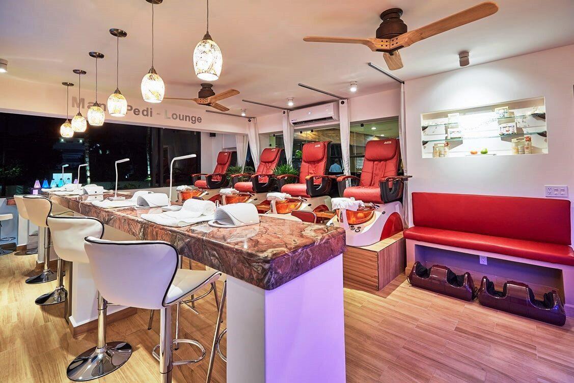 P.º De La Marina, Marina Sol