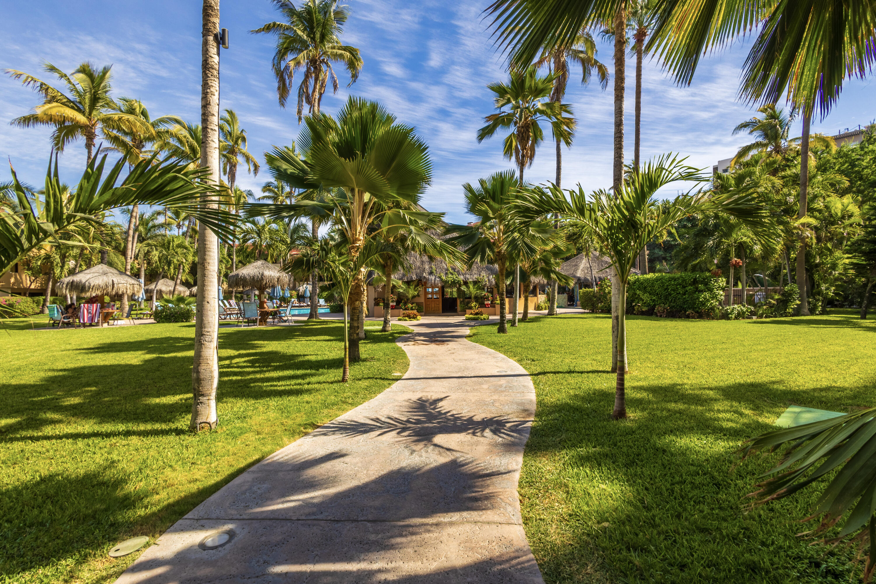 P.º De La Marina, Marina Sol