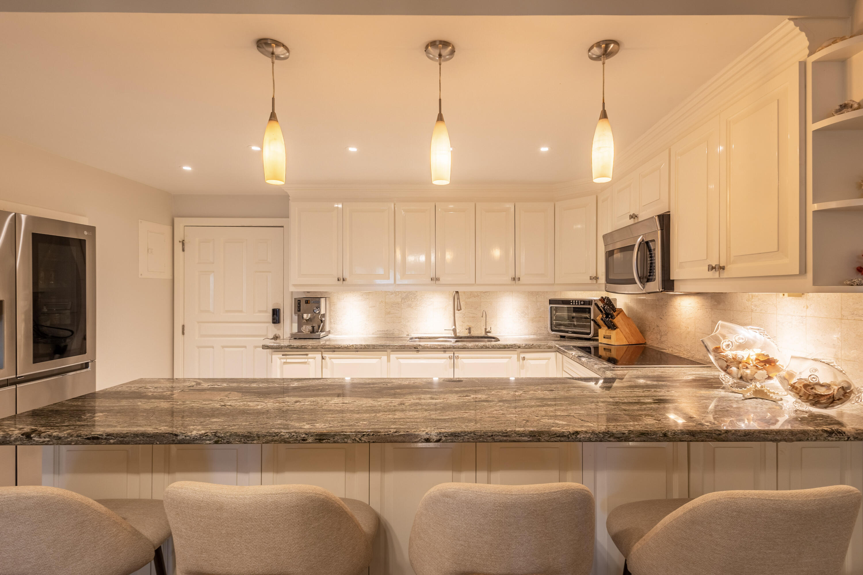 P.º De La Marina, Marina Sol