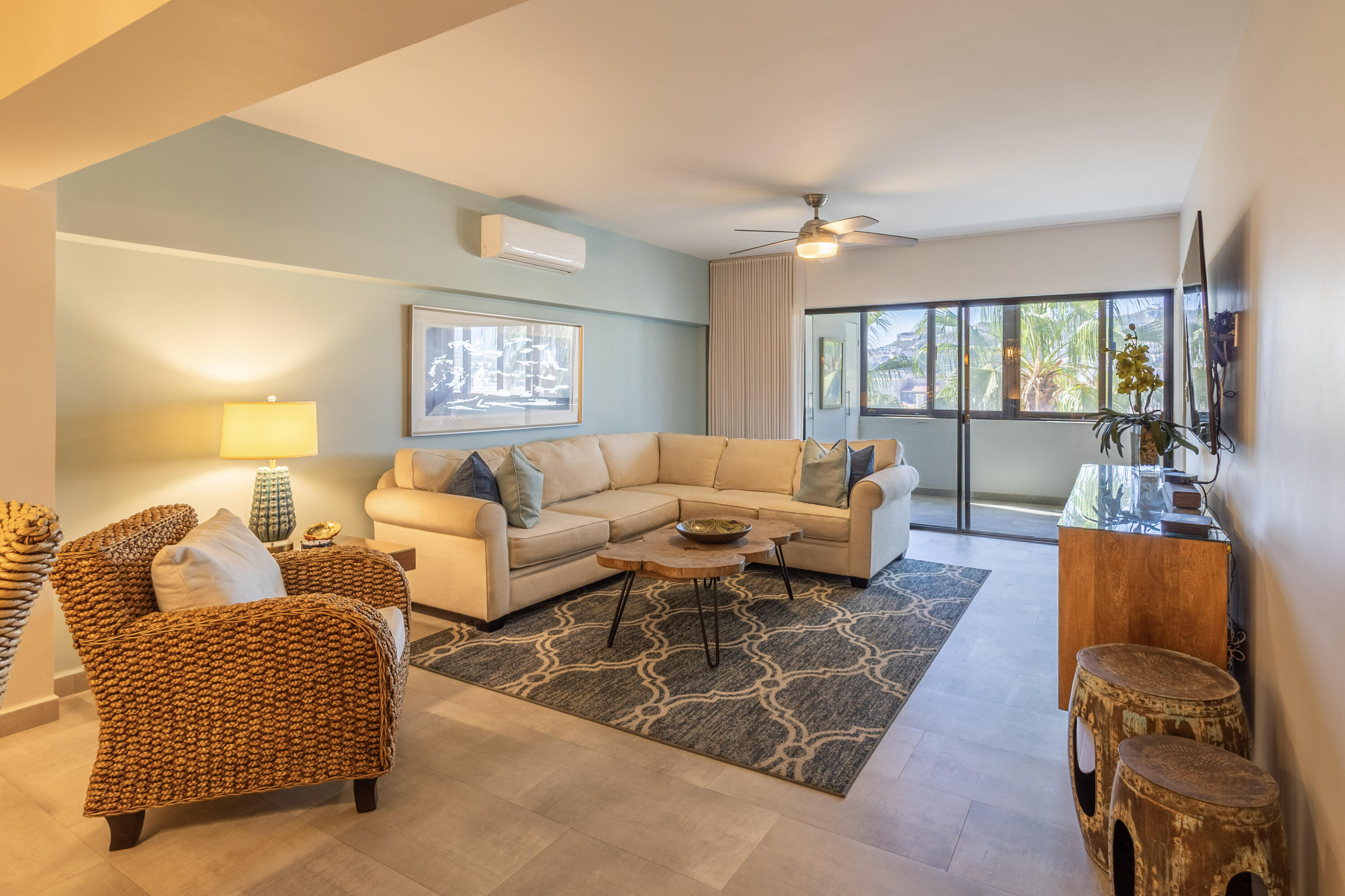 P.º De La Marina, Marina Sol