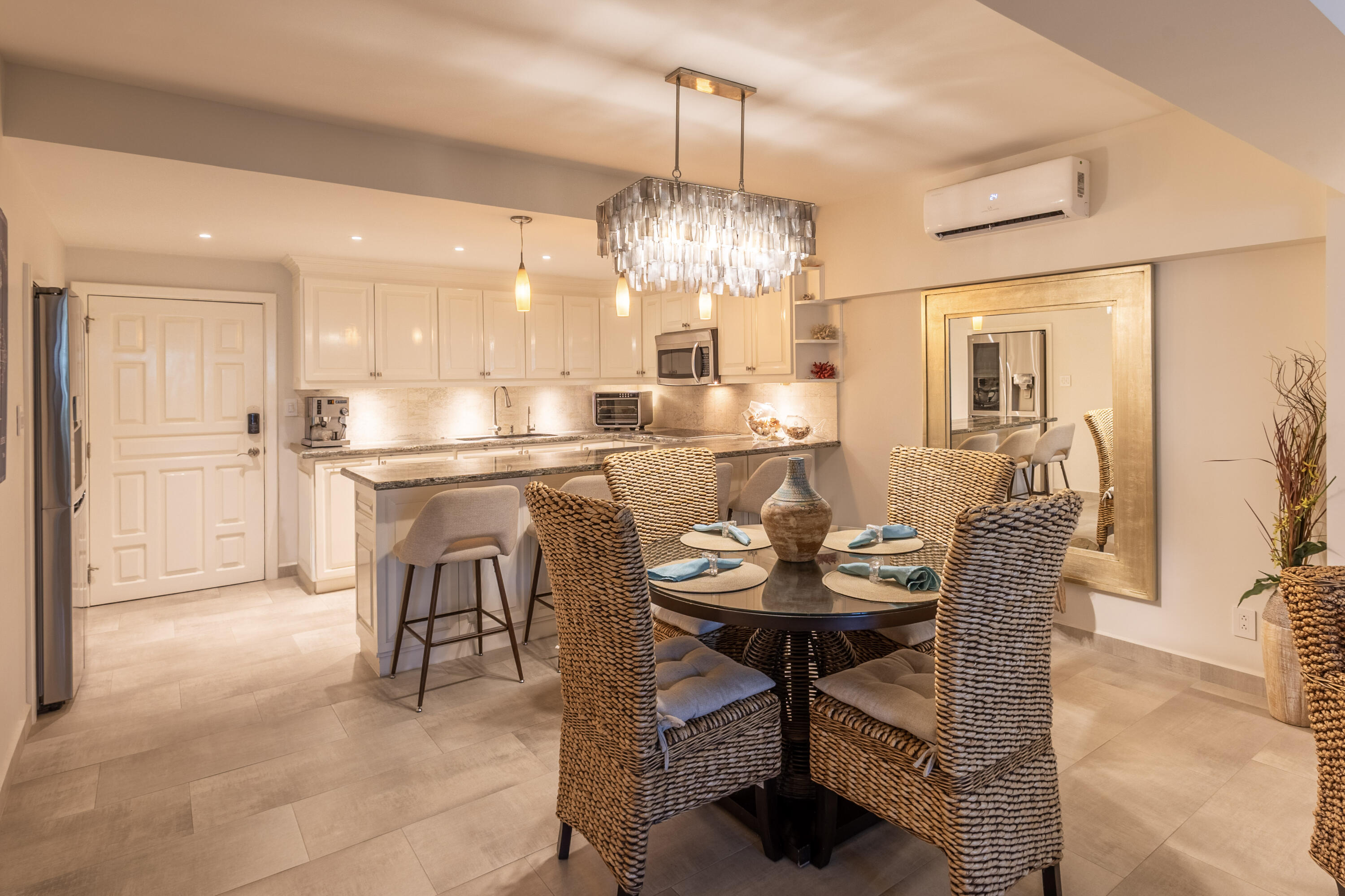 P.º De La Marina, Marina Sol