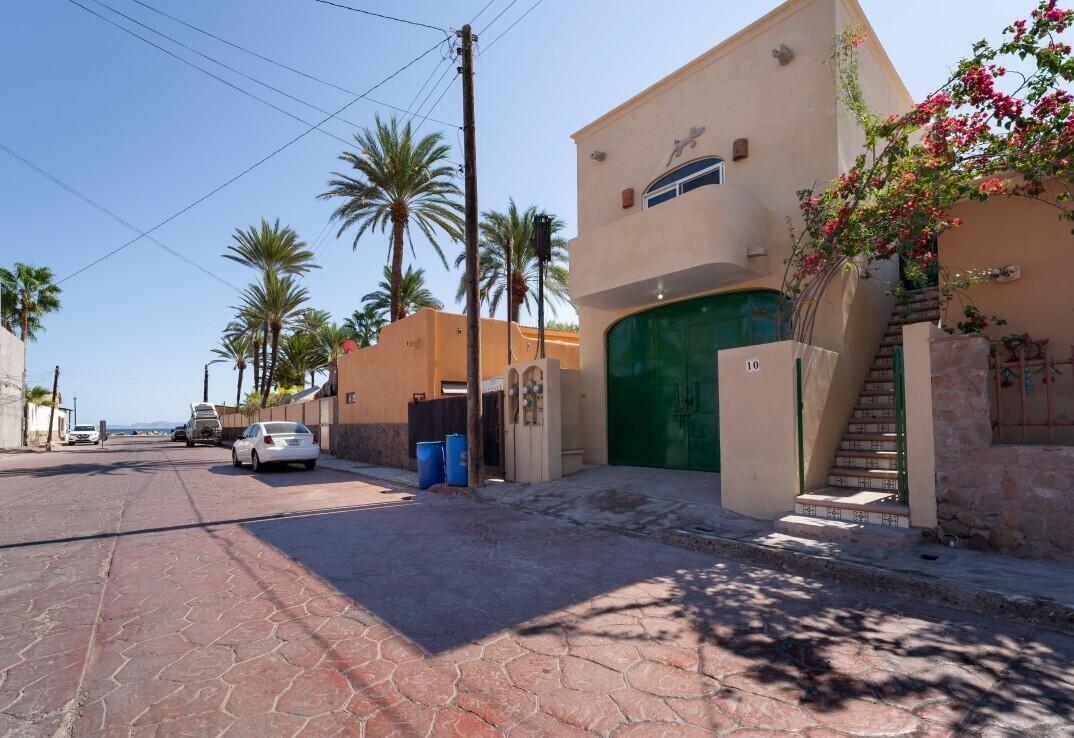 10 C. Fernando Jordan, Casa Rosa