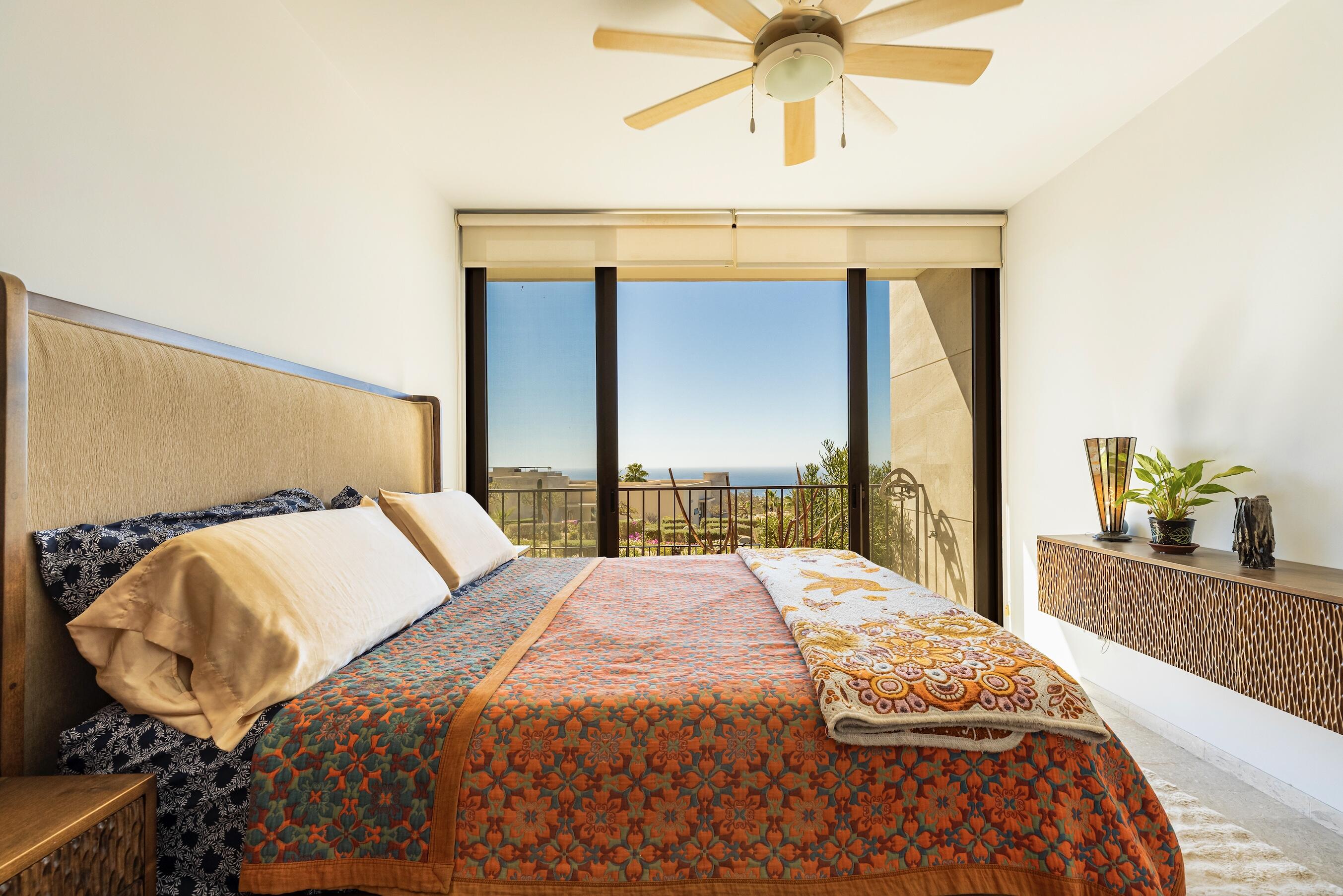 Solaria, Solaria G104