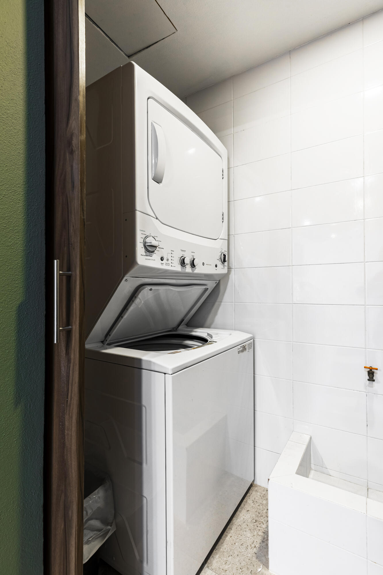 Solaria, Solaria G104