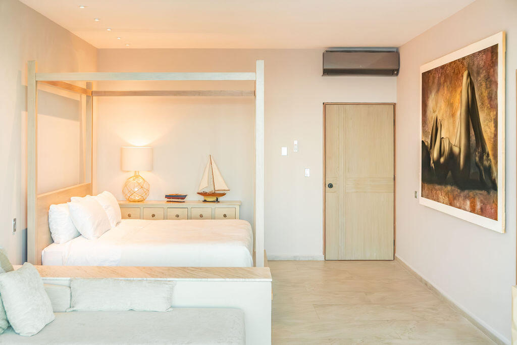 Cliff-Front Casa Nautilus