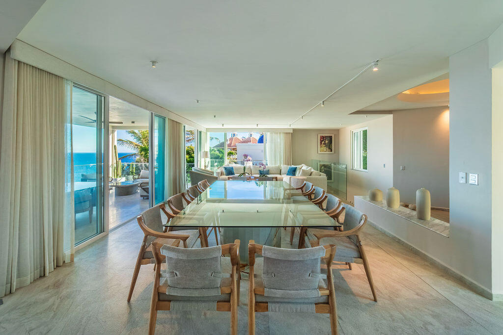 Cliff-Front Casa Nautilus