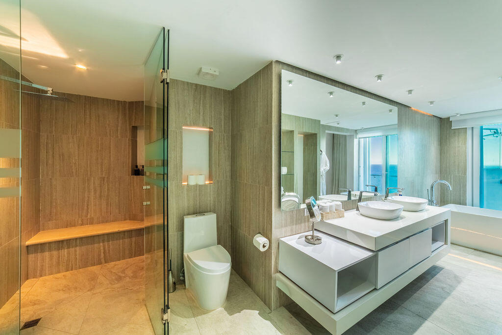 Cliff-Front Casa Nautilus