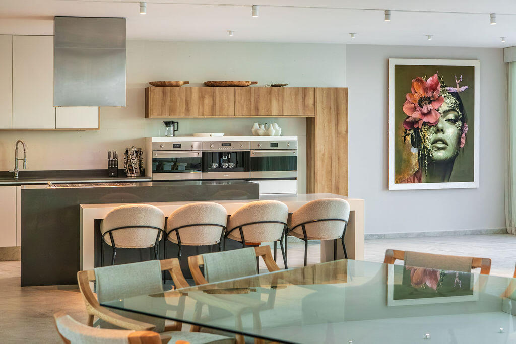 Cliff-Front Casa Nautilus