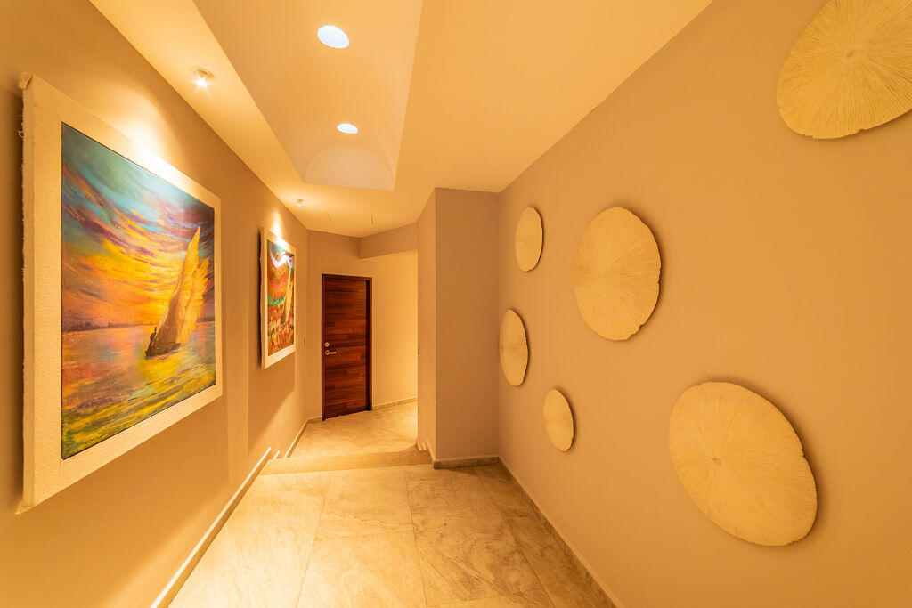 Cliff-Front Casa Nautilus