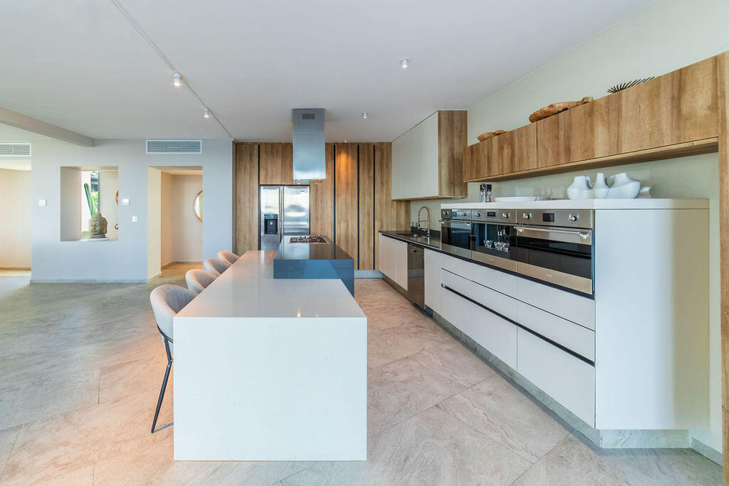 Cliff-Front Casa Nautilus