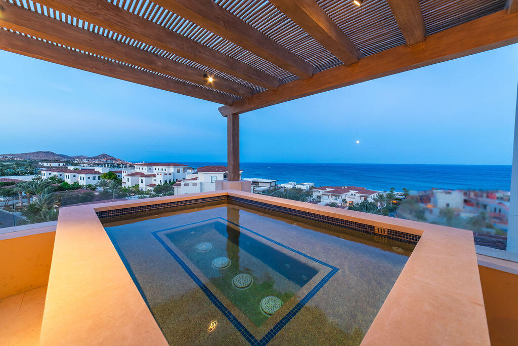 Cove Club Bungalow 10