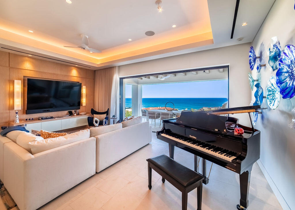 Cove Club Bungalow 10
