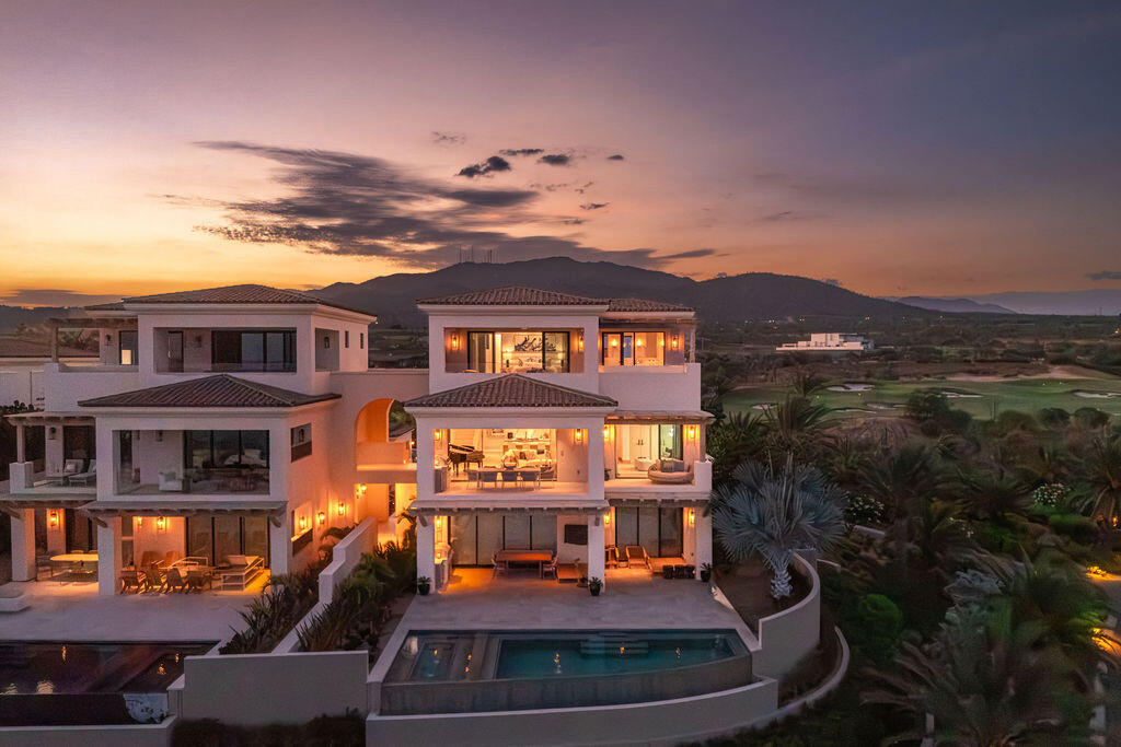 Cove Club Bungalow 10