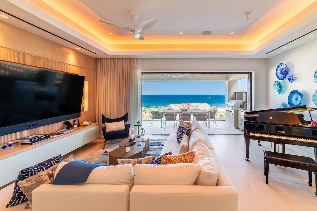 Cove Club Bungalow 10