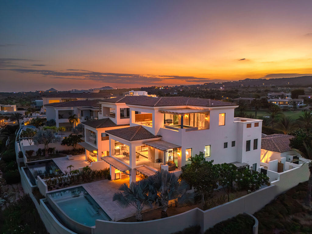 Cove Club Bungalow 10