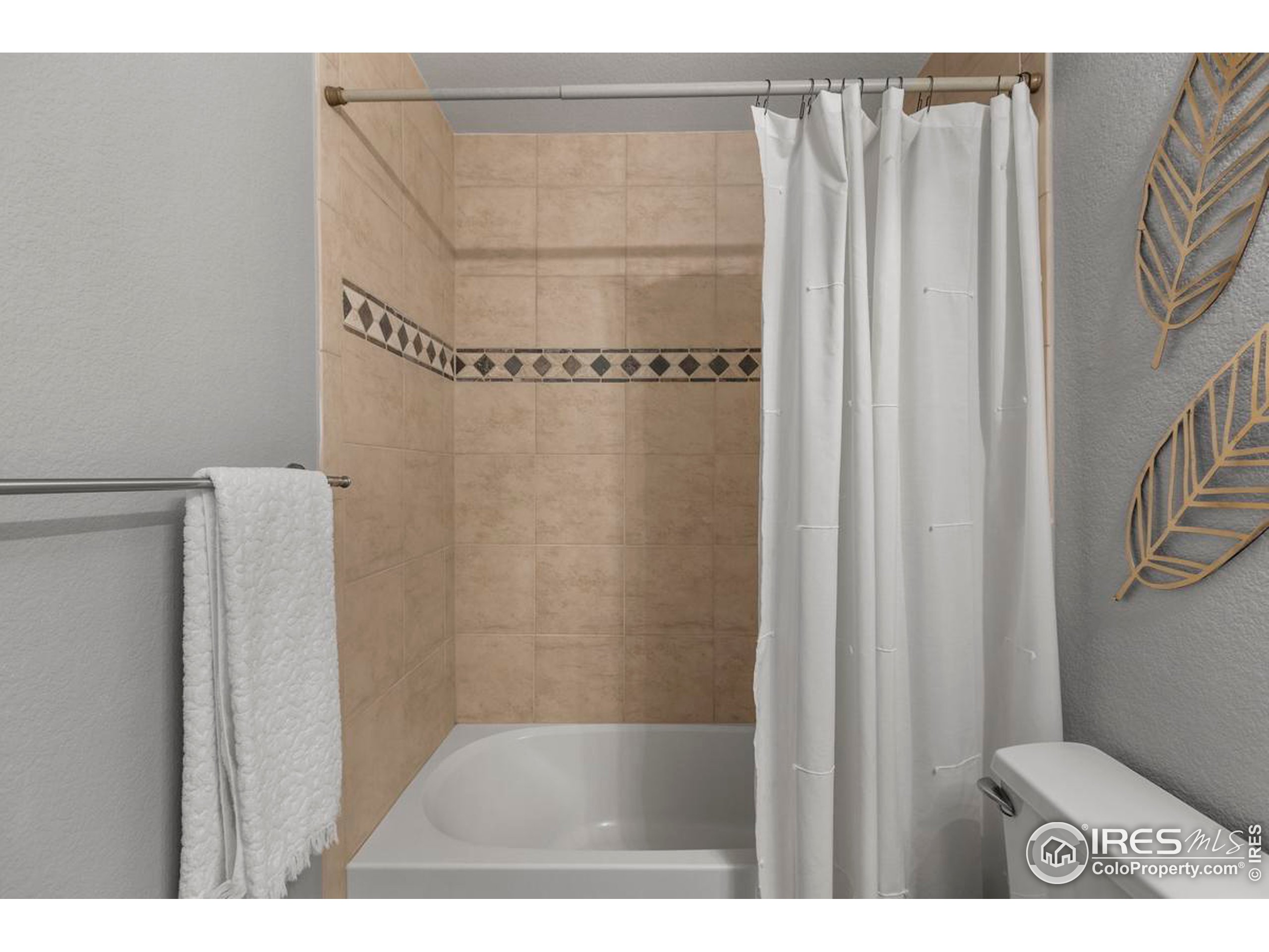 2133 Krisron Rd Unit: D208