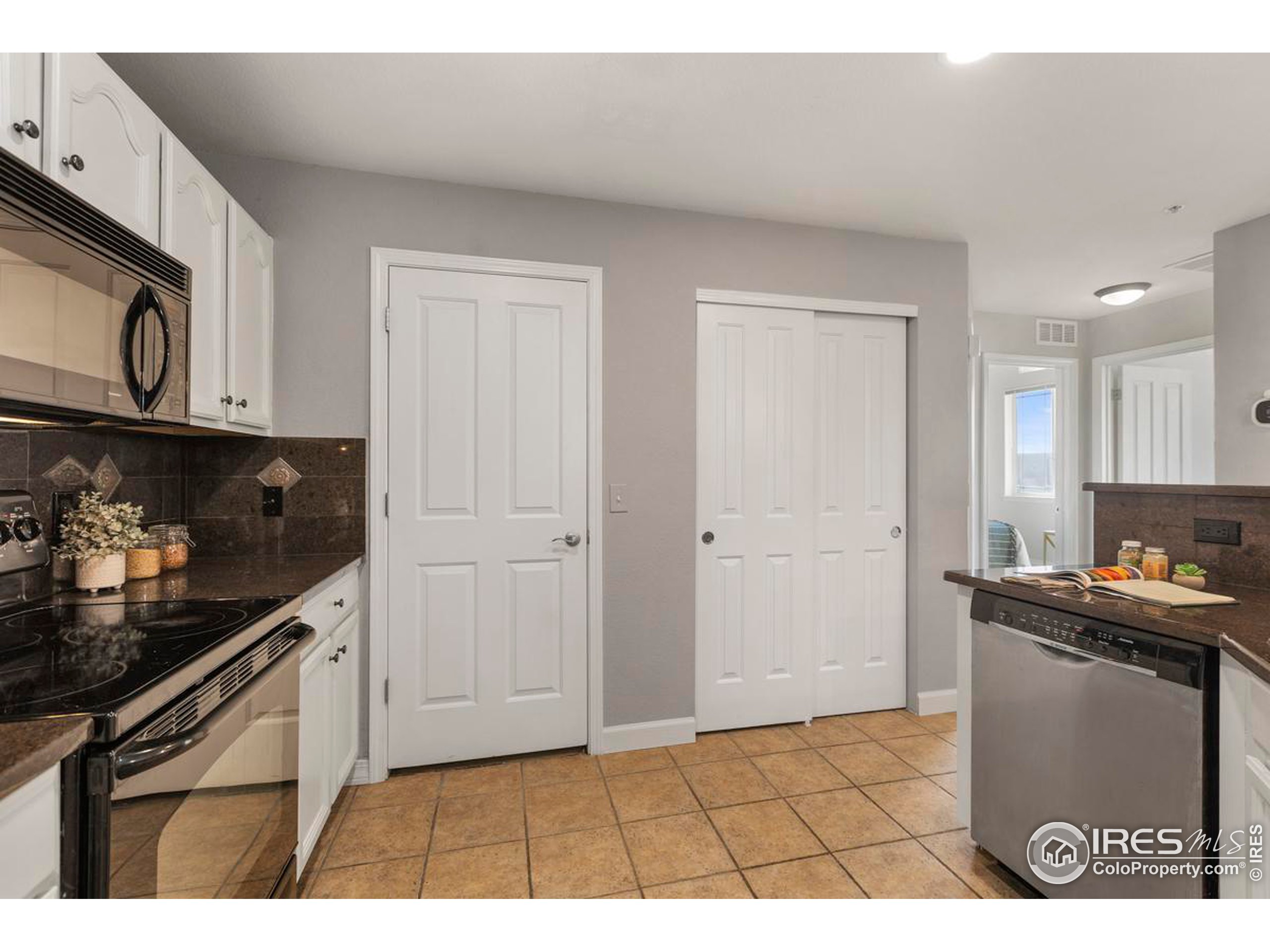 2133 Krisron Rd Unit: D208