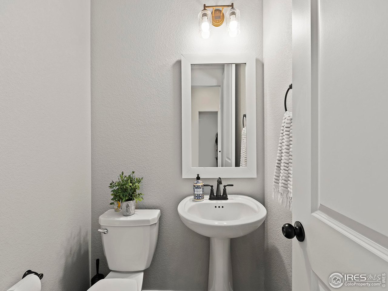 1087 Larimer Ridge Pkwy