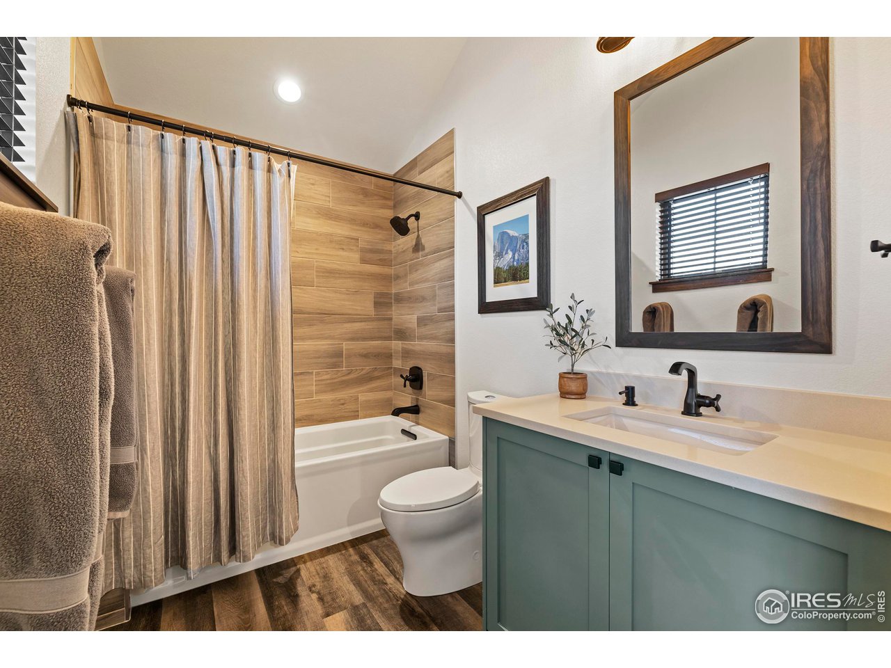 745 Harts Gardens Ln