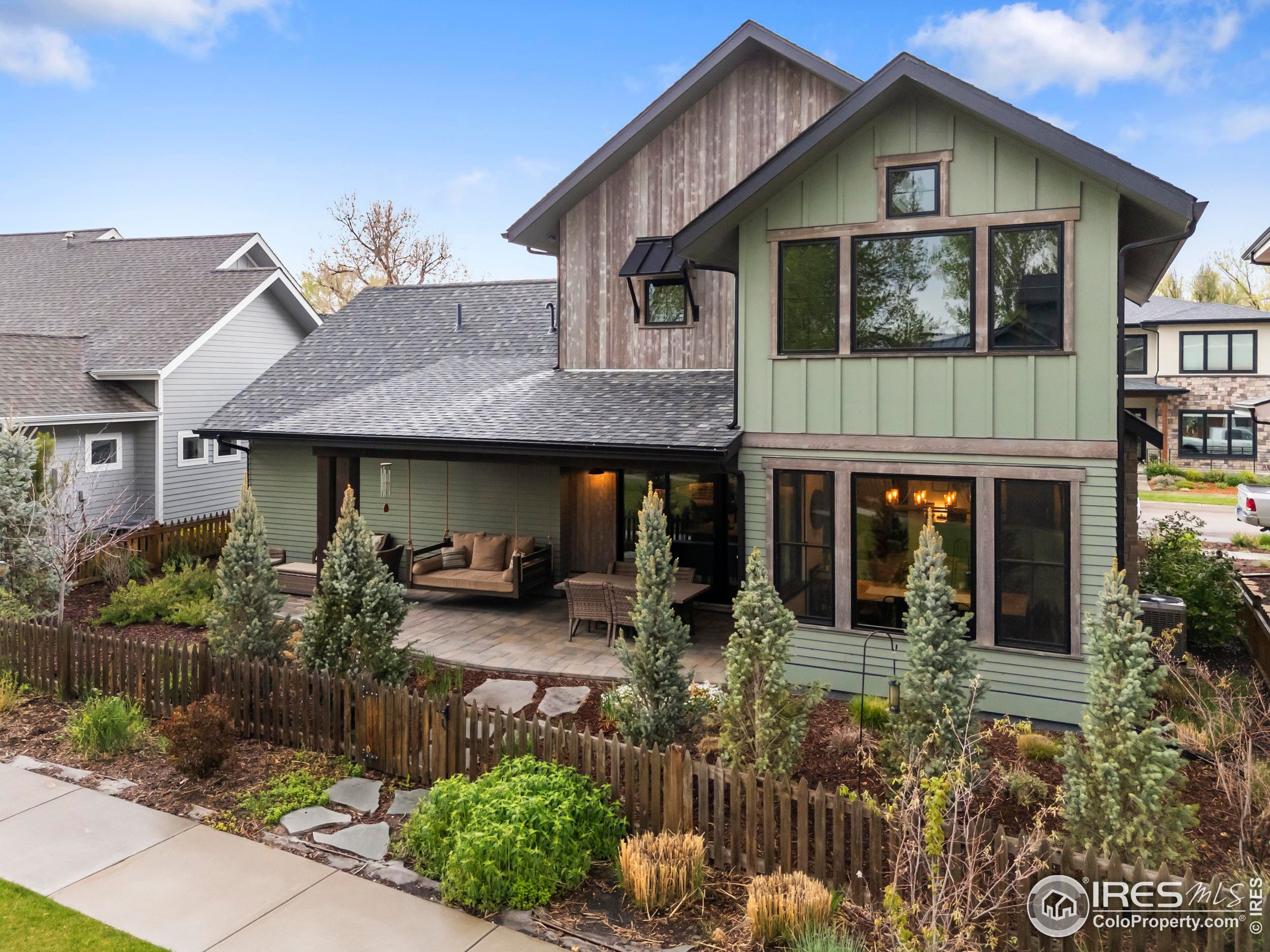 745 Harts Gardens Ln