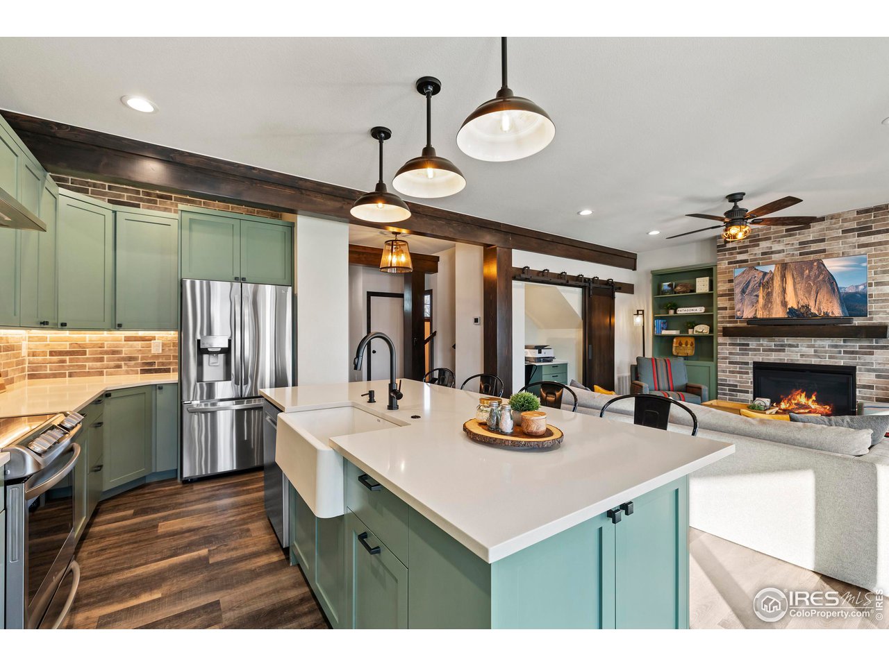 745 Harts Gardens Ln