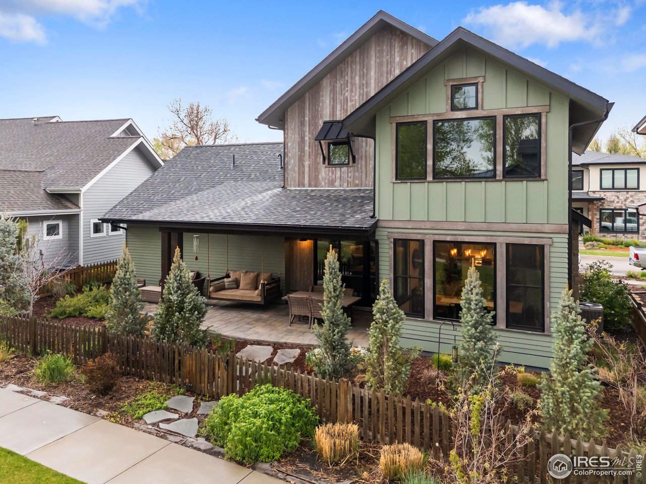 745 Harts Gardens Ln