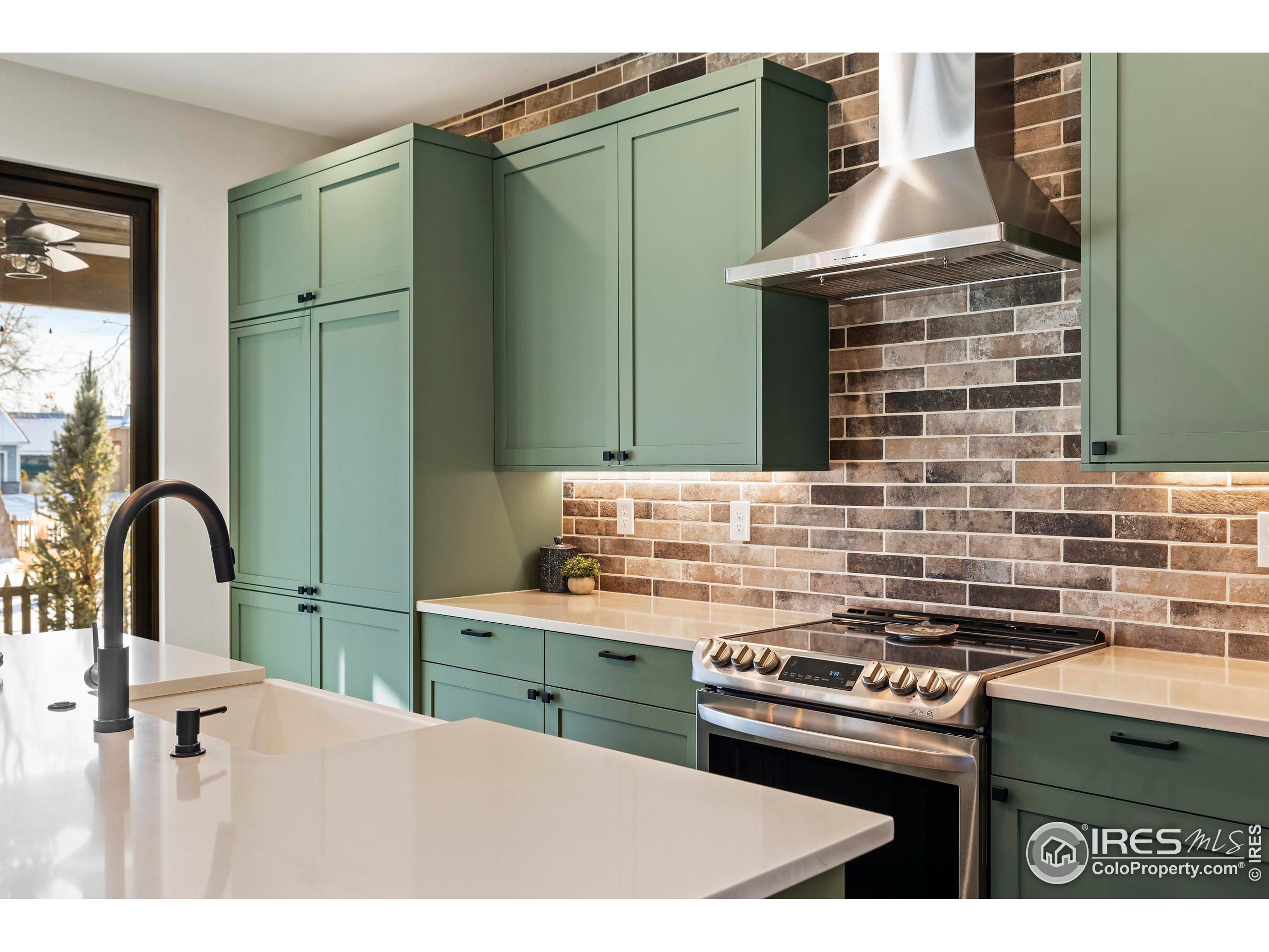 745 Harts Gardens Ln