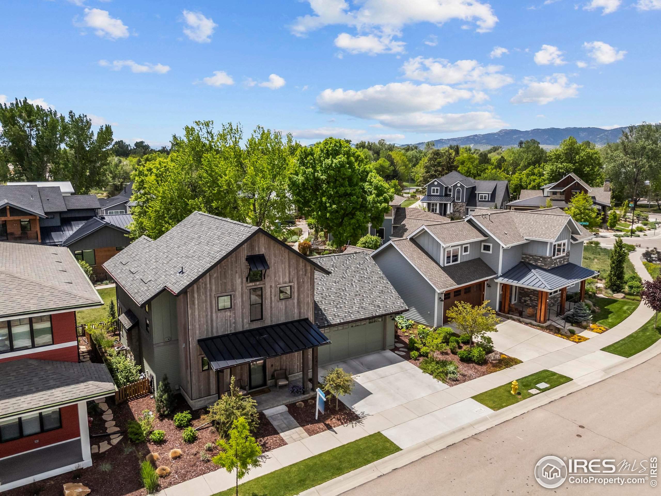 745 Harts Gardens Ln