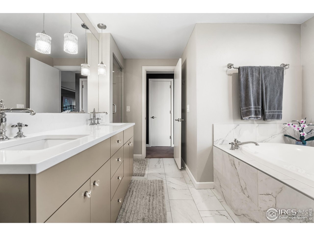 1900 E Girard Pl 1008