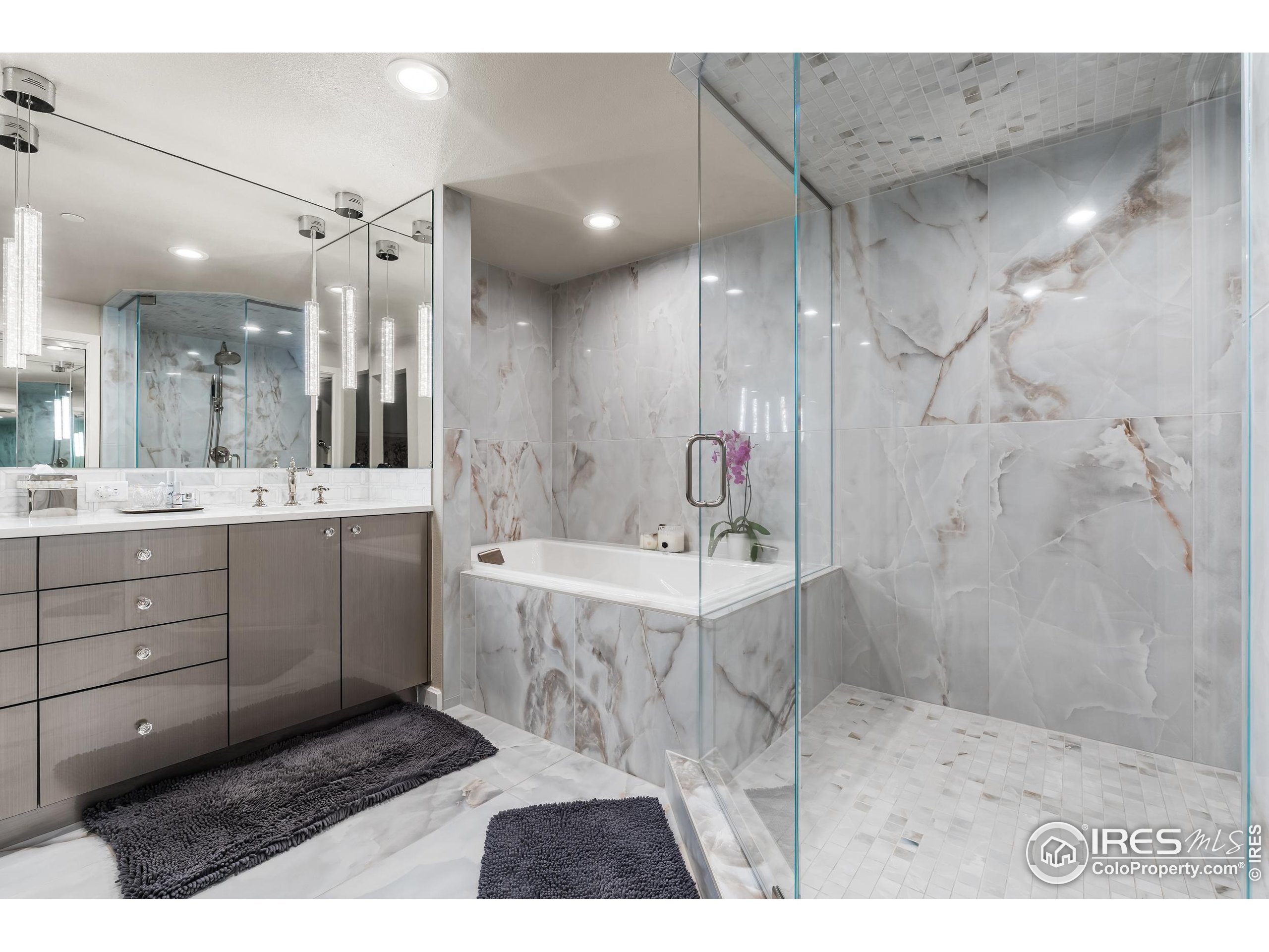 1900 E Girard Pl 1008