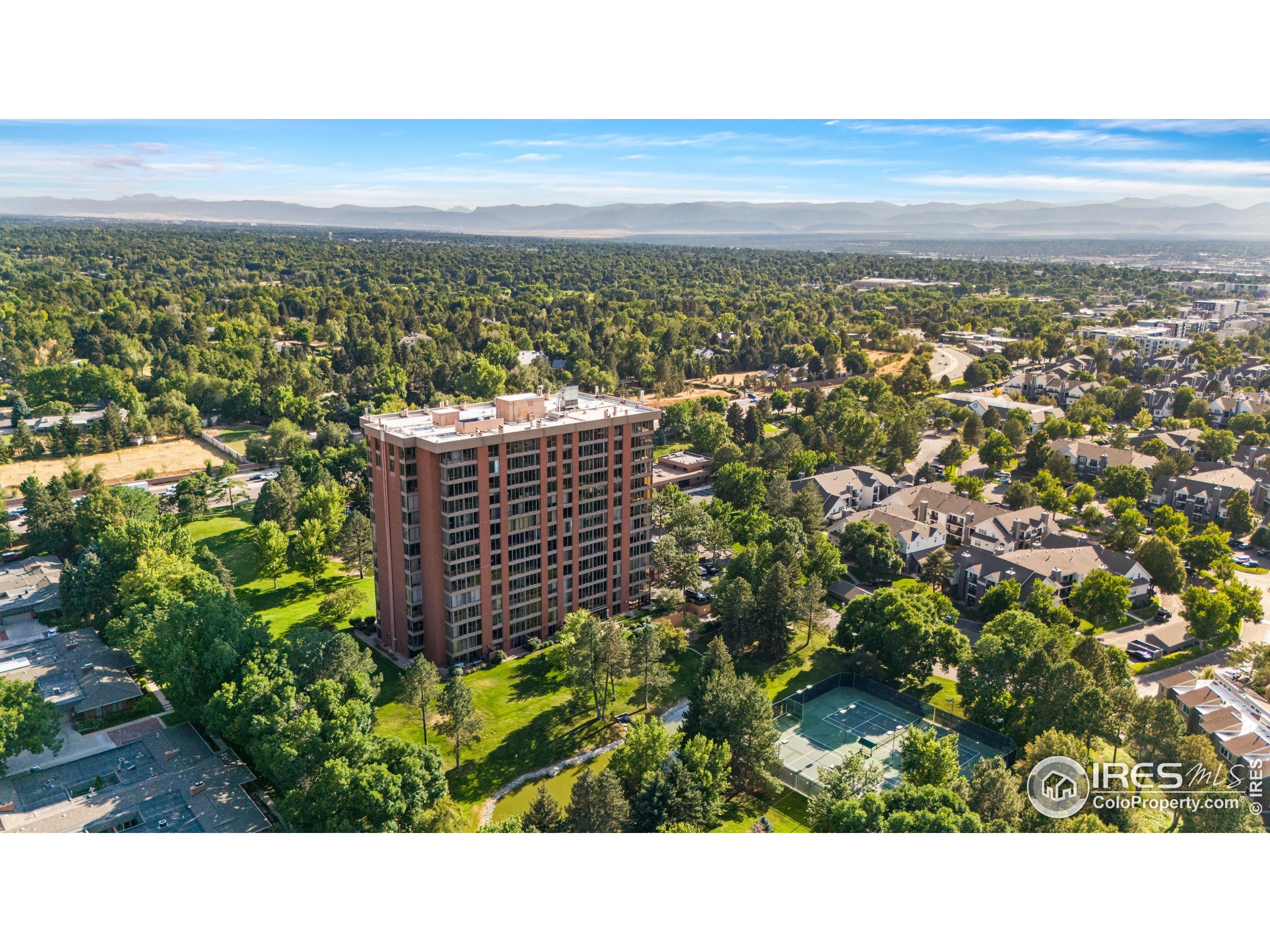 1900 E Girard Pl 1008