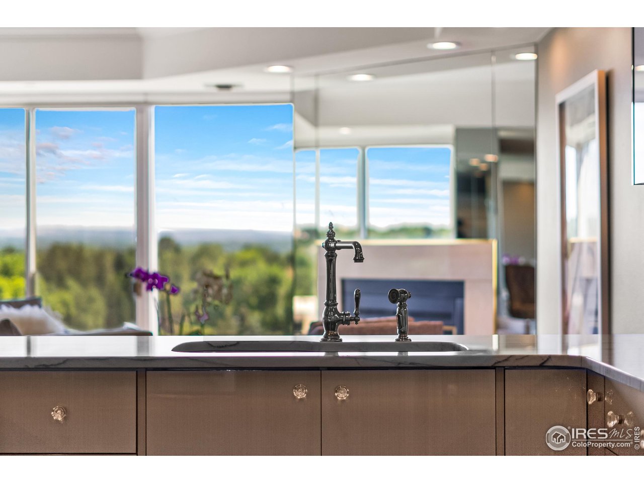 1900 E Girard Pl 1008