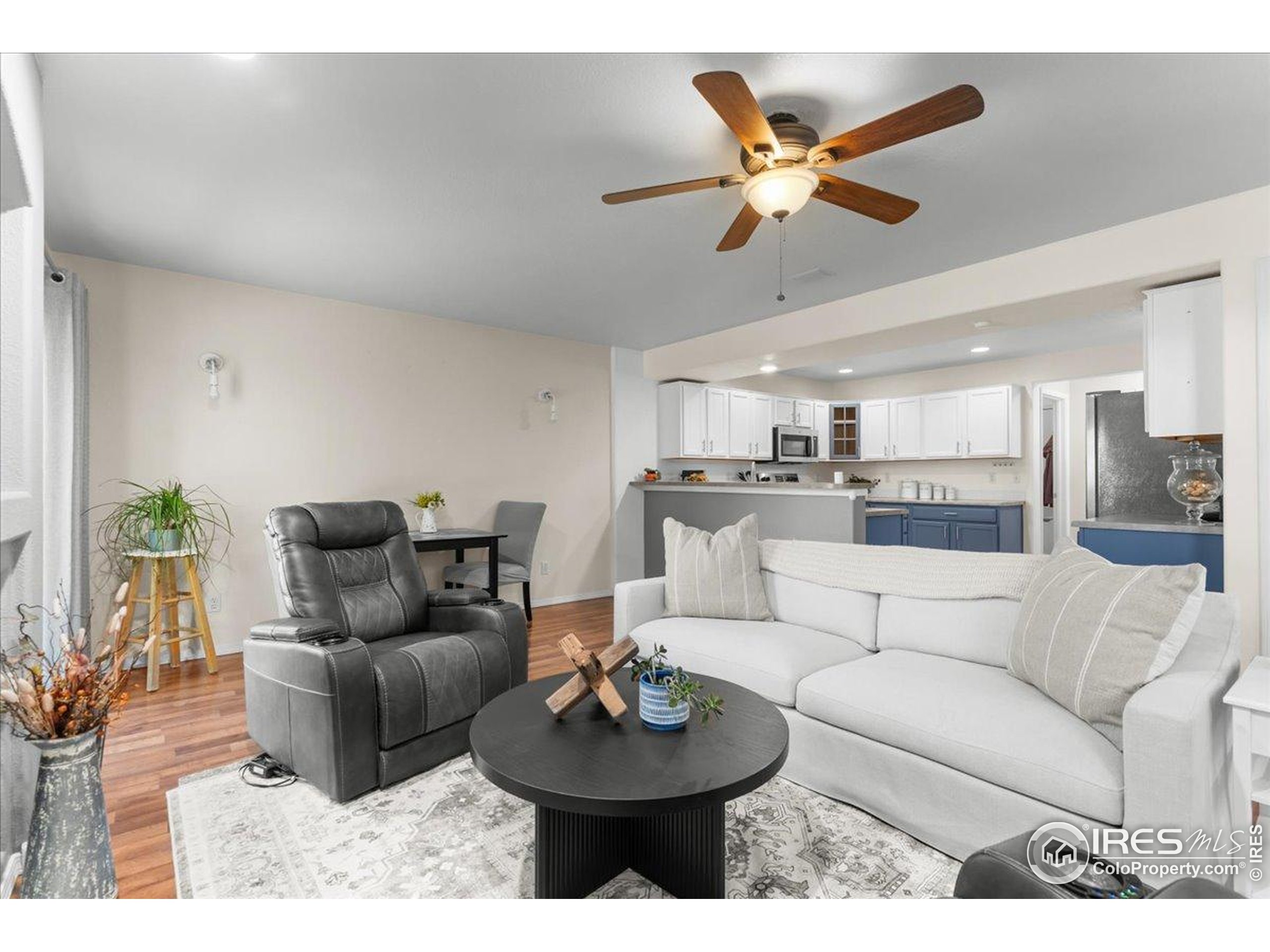 10476 Sunburst Ave Firestone